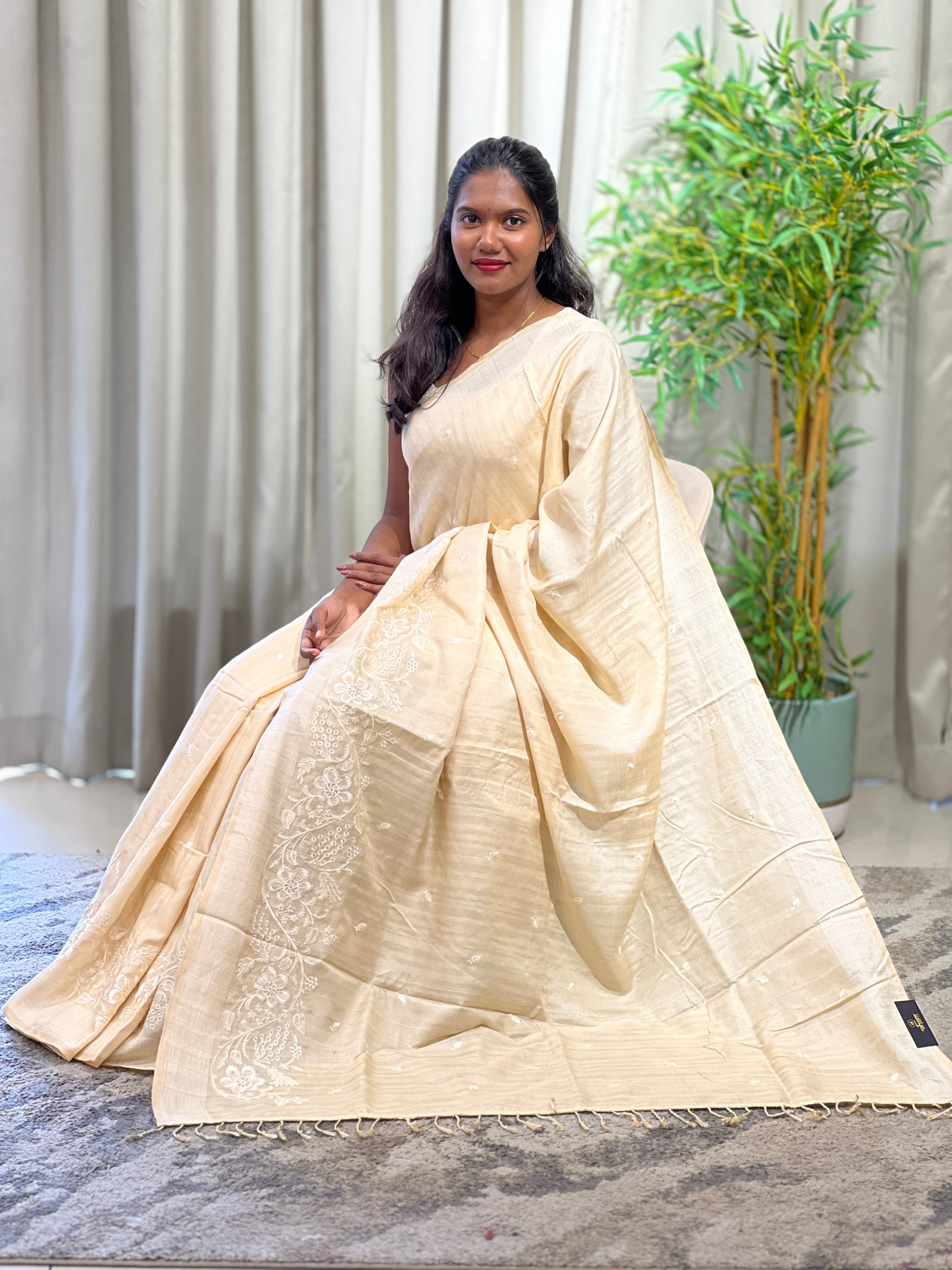 Embroiderd Buta Woven Tussar Saree | SUN825