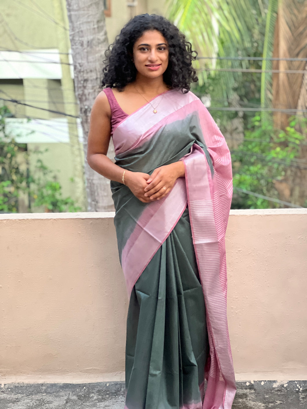 Pink Handloom Pure Katan Silk Banarasi Saree With Silver Zari and Boot –  WeaverStory