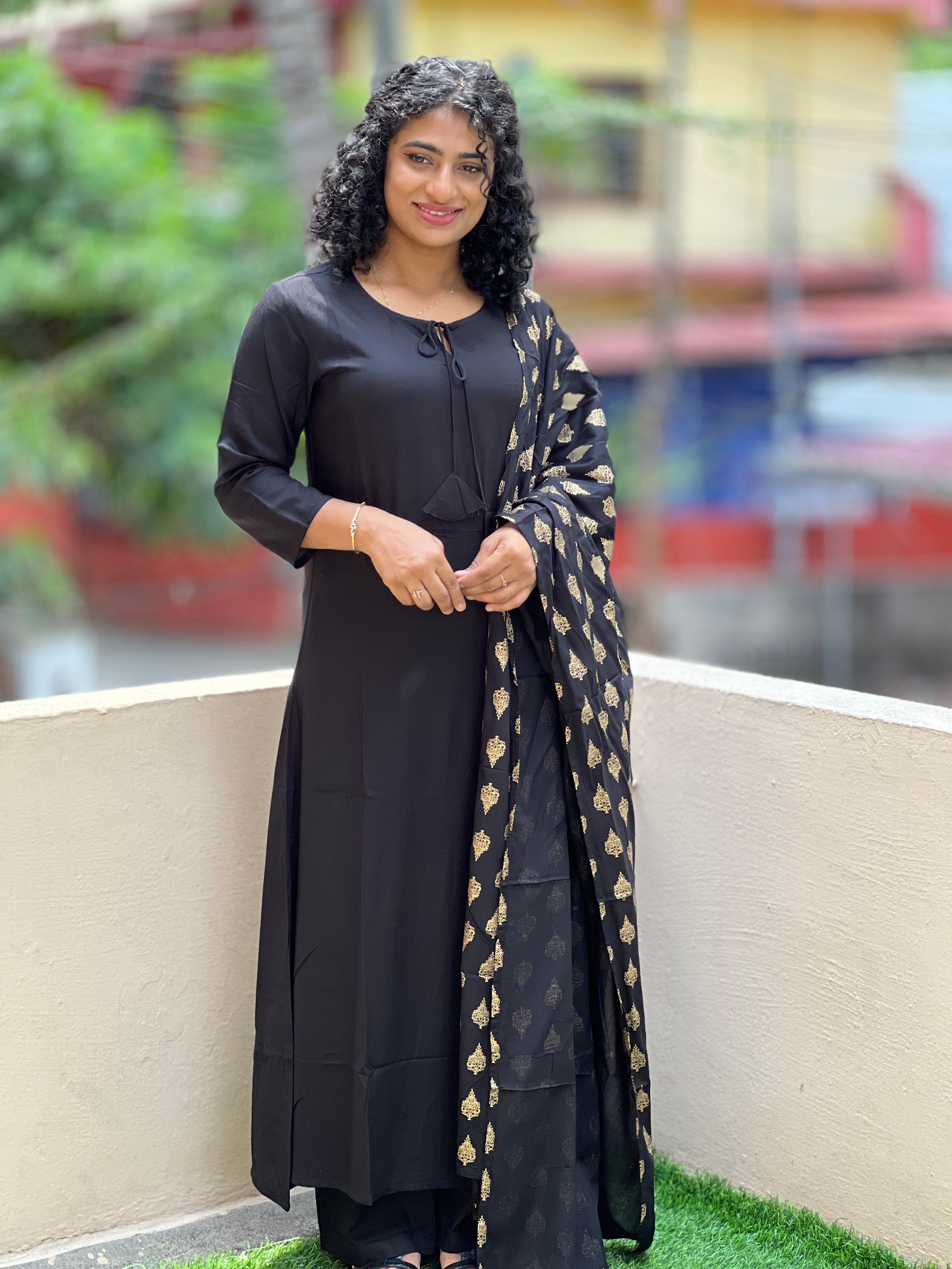 Round Neck Tie-Up Pattern Kurta Set | YFT149