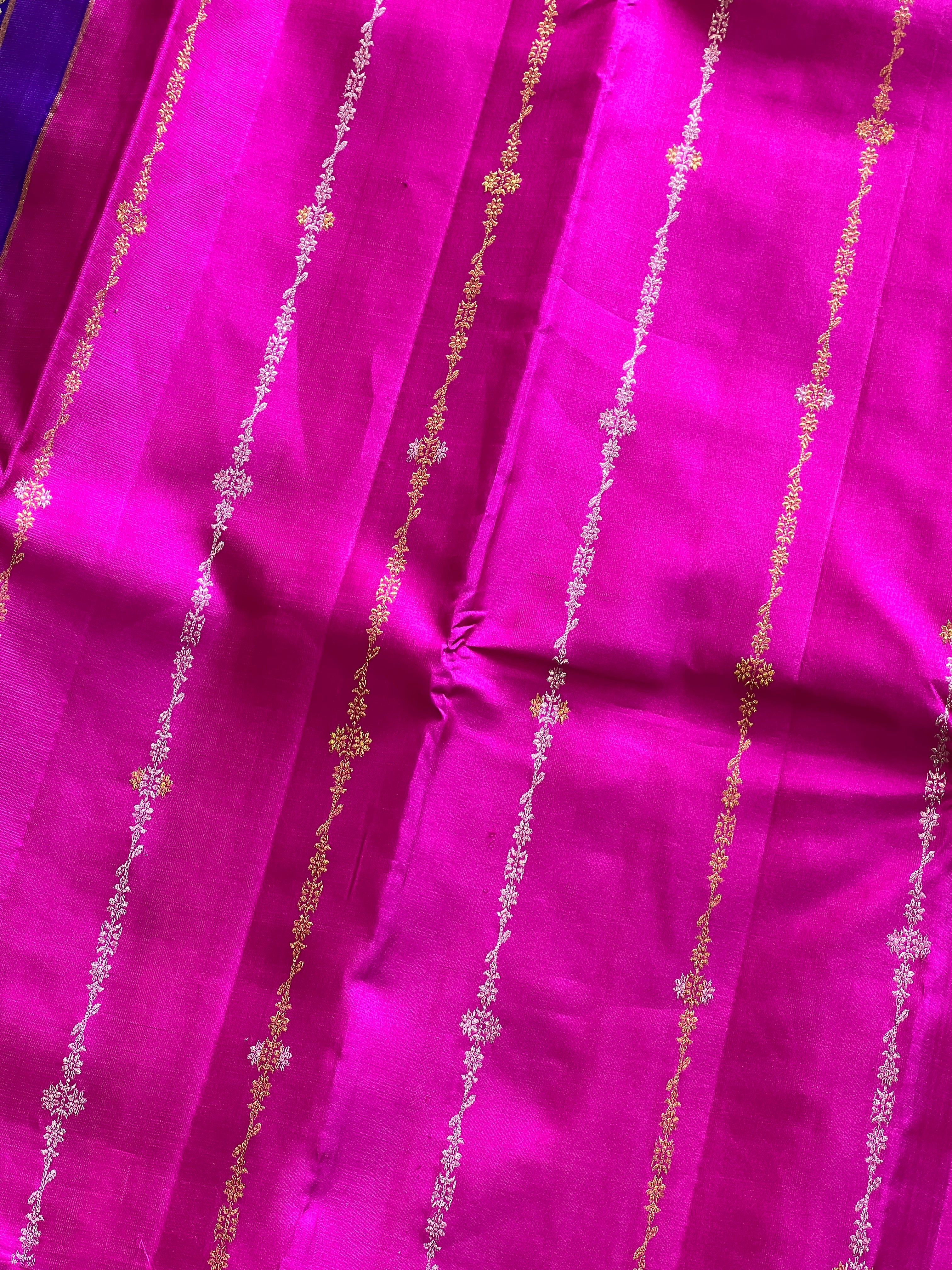 Line Weaving Pattern Traditional Kanchipuram Saree | AK118