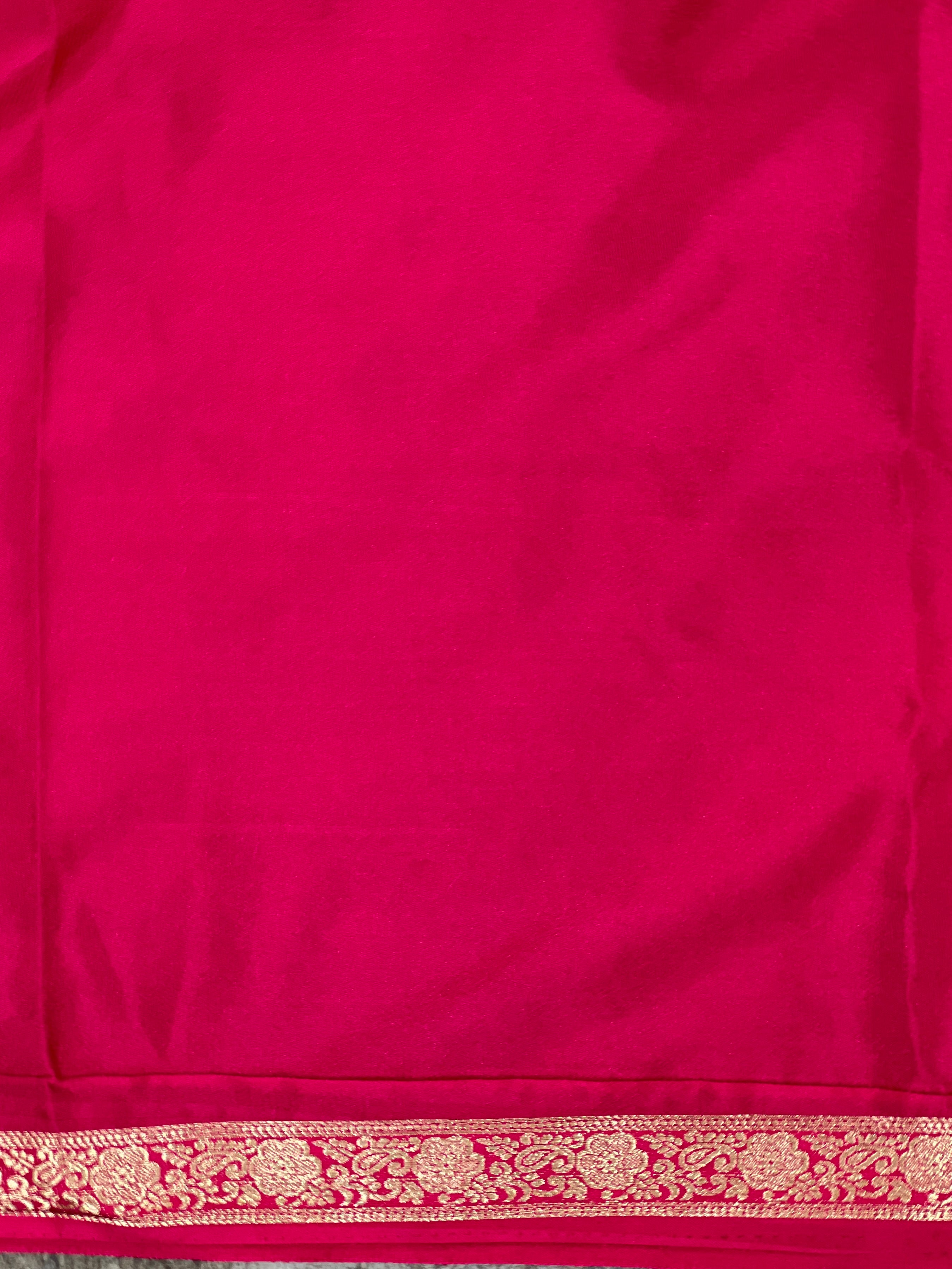 Solid Pattern Single Bordered Crepe Silk Saree | RS159