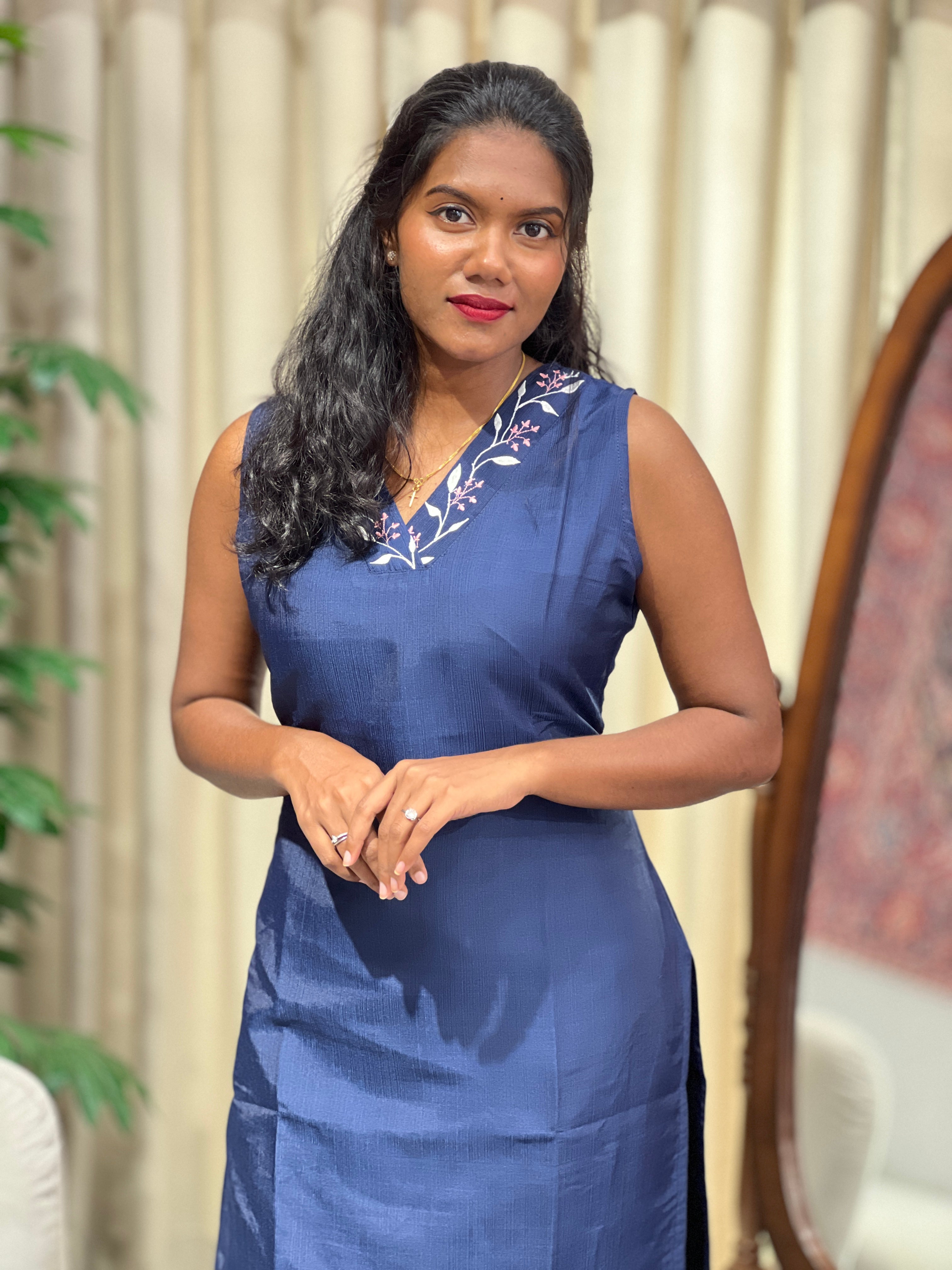 Floral Machine Embroidery Rayon Finish Kurta | VSI140