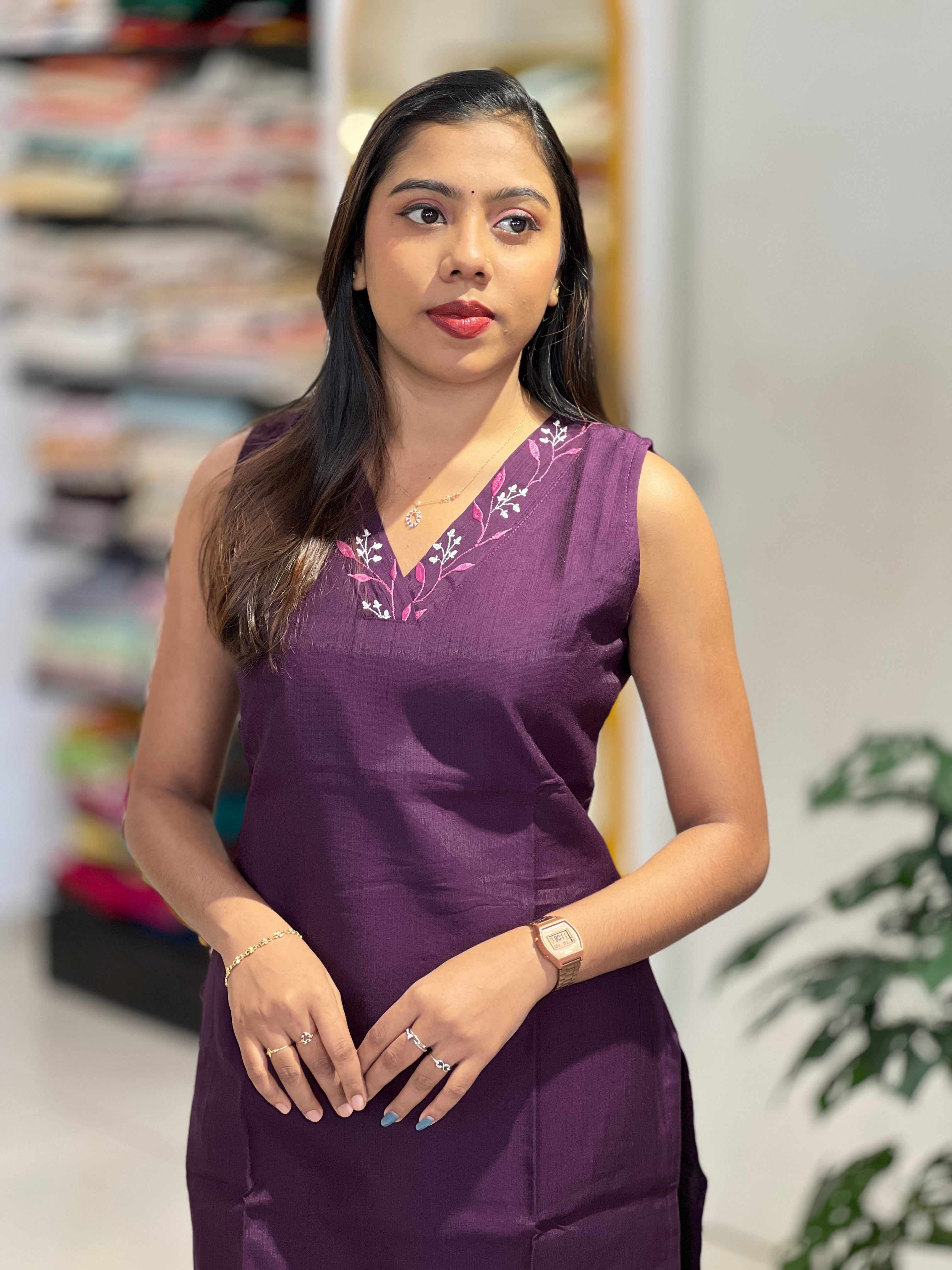 Floral Machine Embroidery Rayon Finish Kurta | VSI139