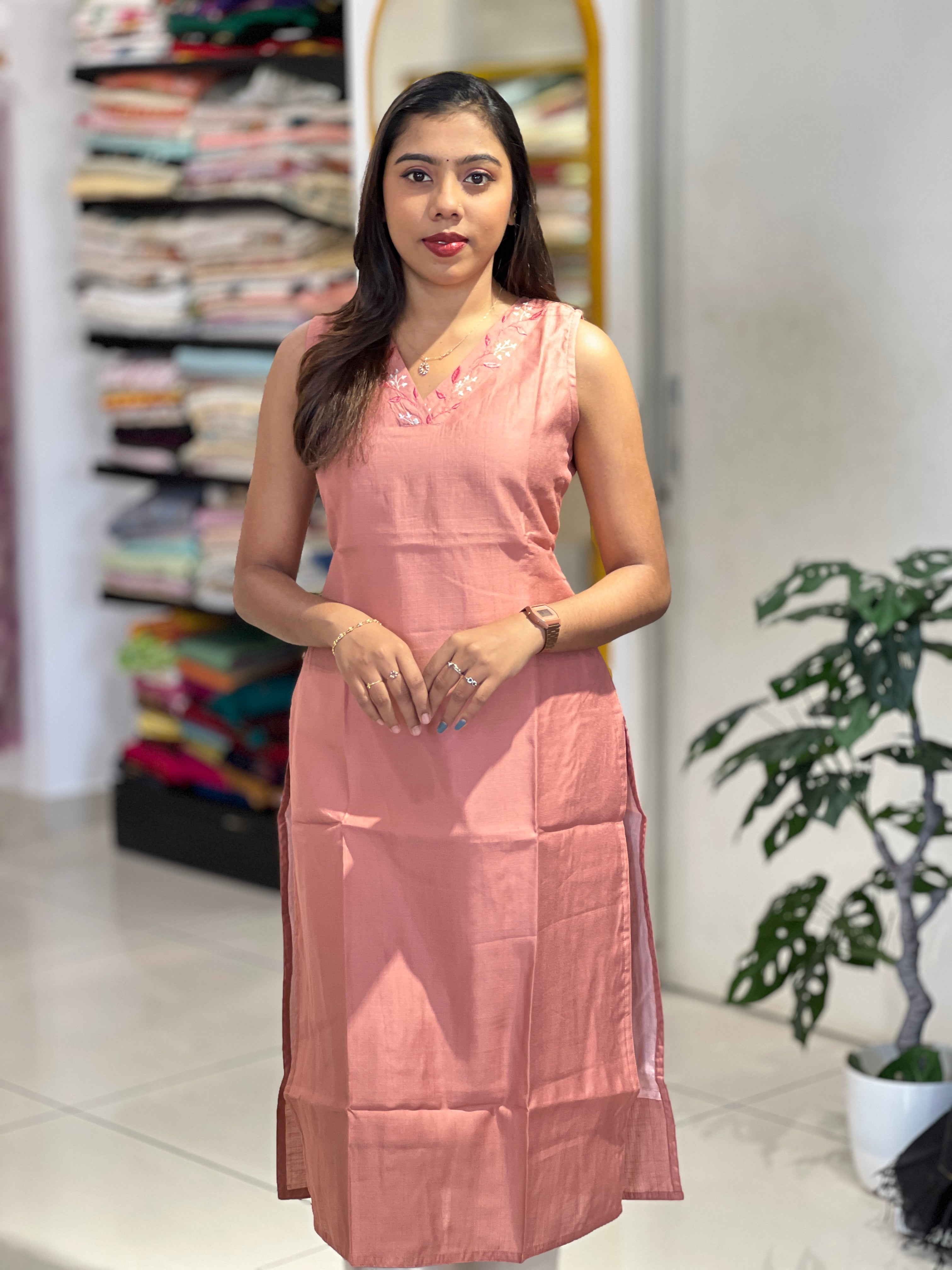 Floral Machine Embroidery Rayon Finish Kurta | VSI141