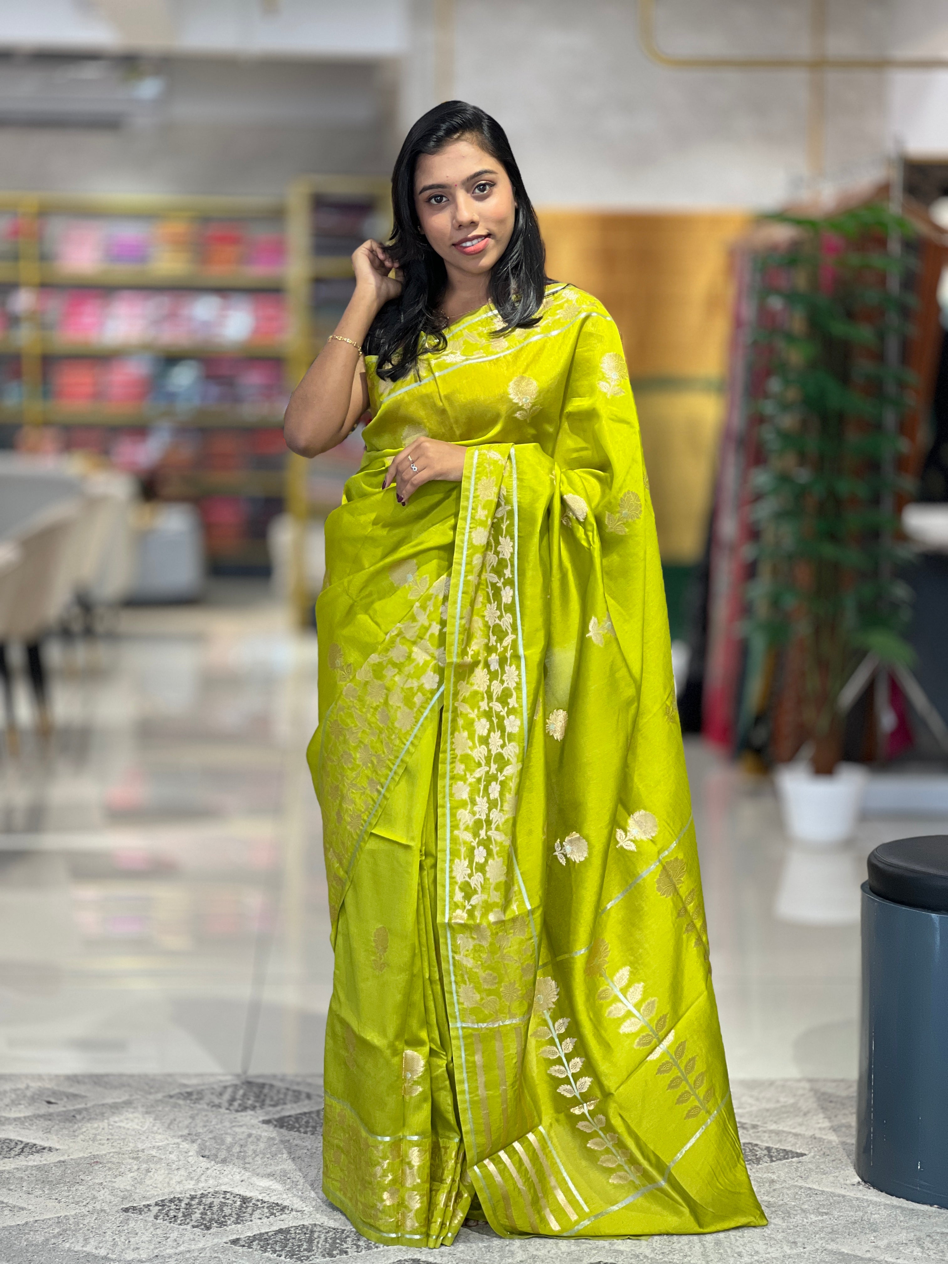 Banarasi Weaving Pattern Semi Silk Saree | NN254