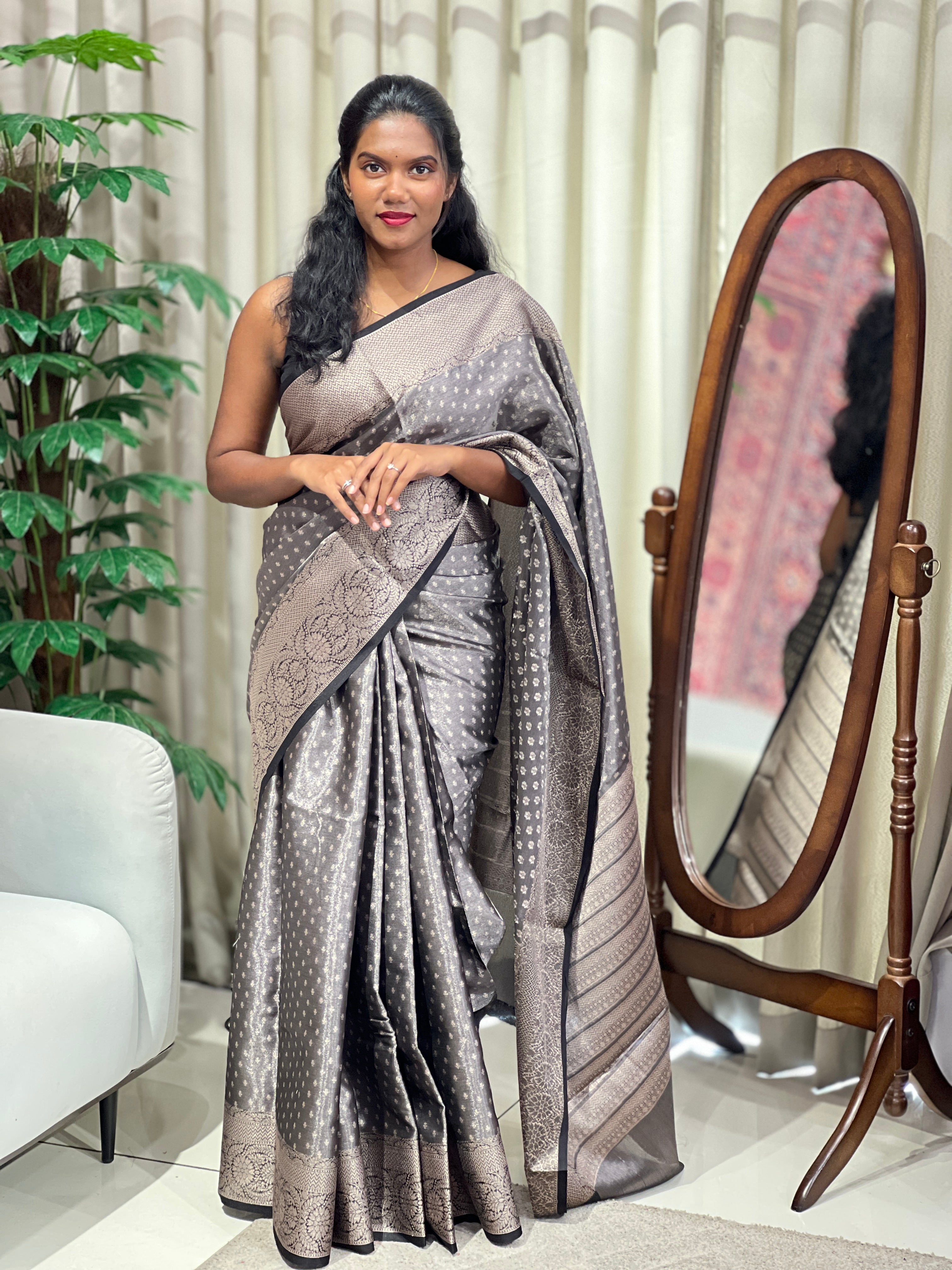 Zari Woven Semi Banarasi Saree | NN477