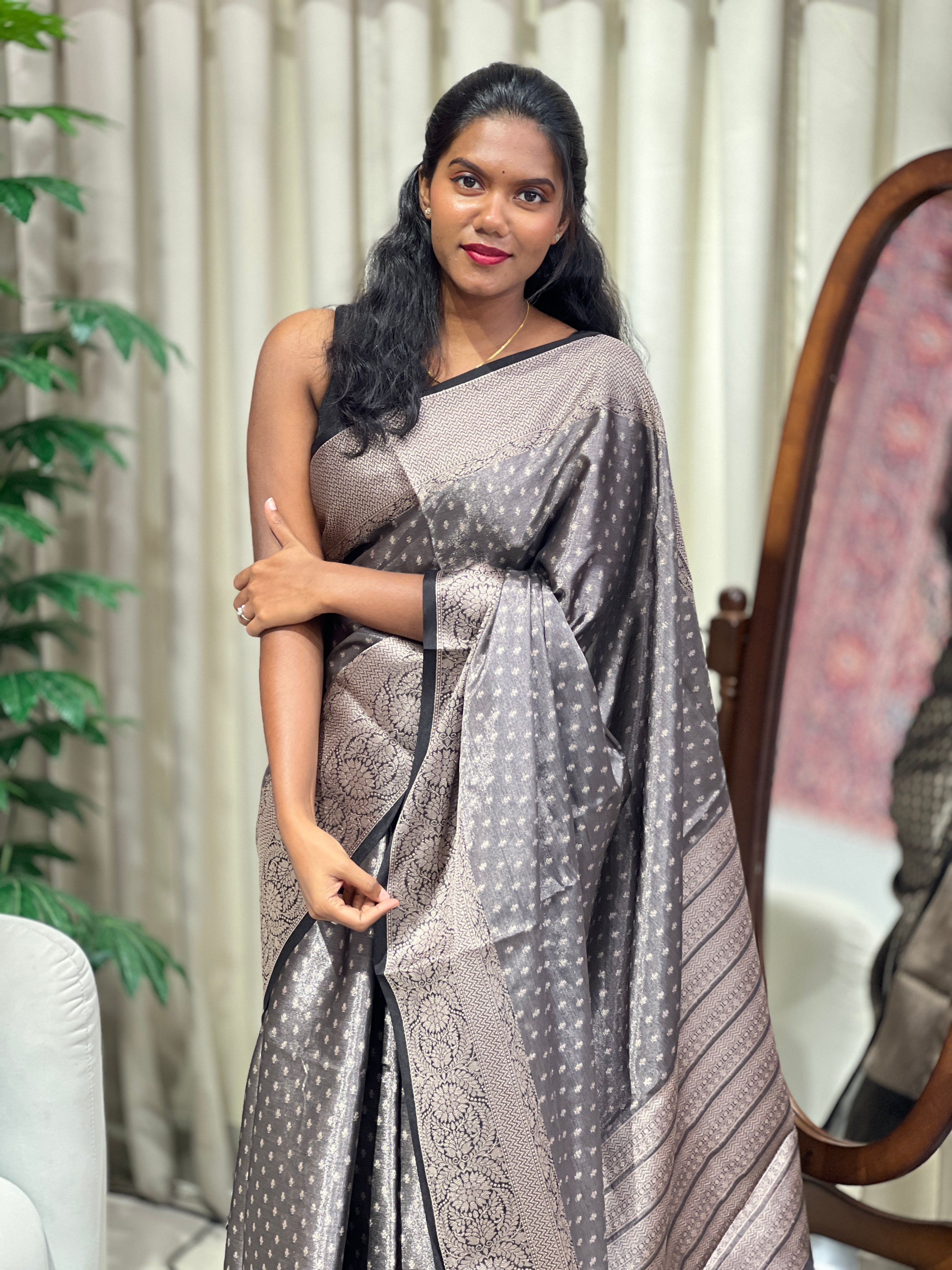 Zari Woven Semi Banarasi Saree | NN477