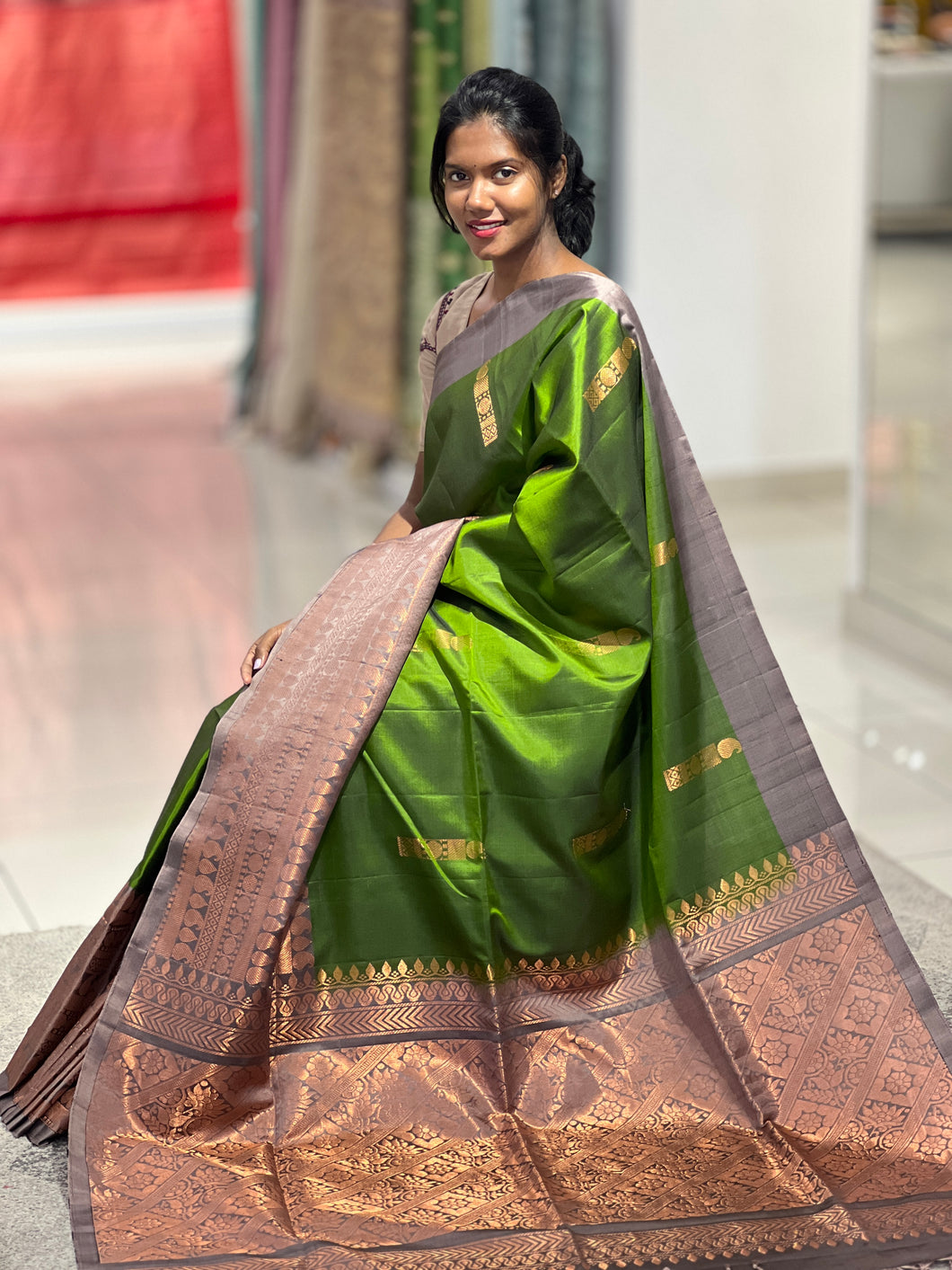 Traditional Patterned Soft Silk Kanchipuram Saree | AKS109