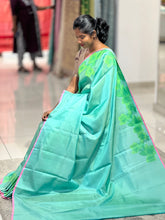 Traditional Kanchipuram Saree With Floral Pattern | AK219
