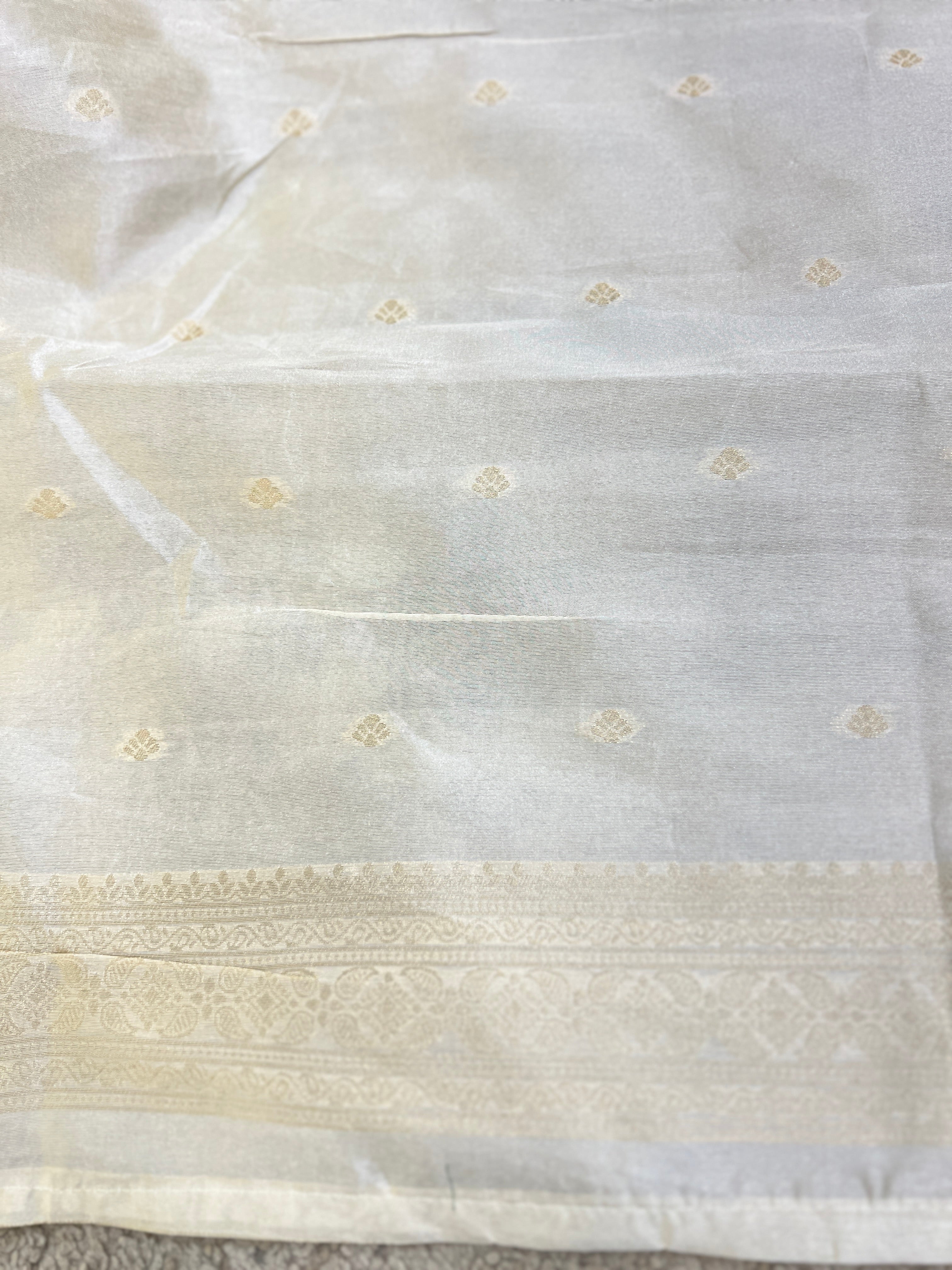 Floral Zari Woven Pattern Semi Silk Saree | HT463