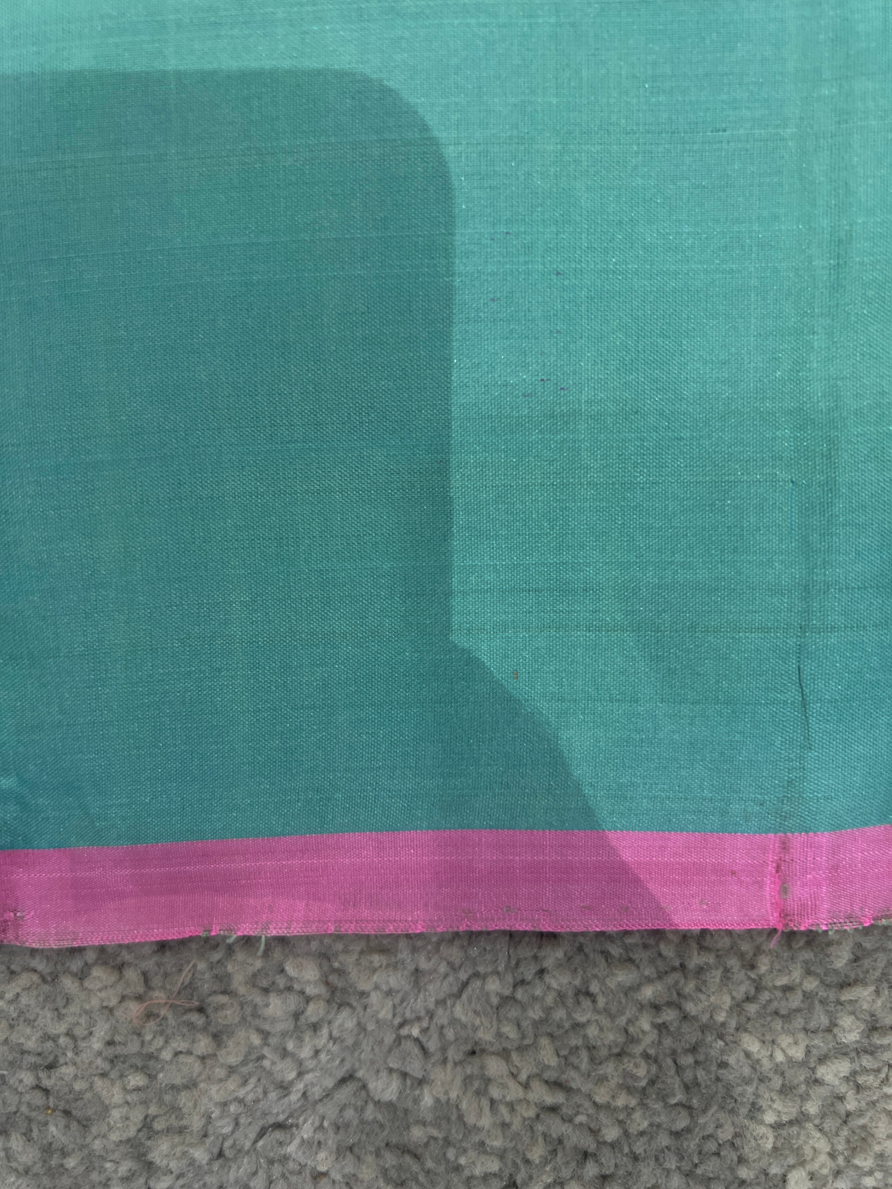 Traditional Kanchipuram Saree With Floral Pattern | AK219