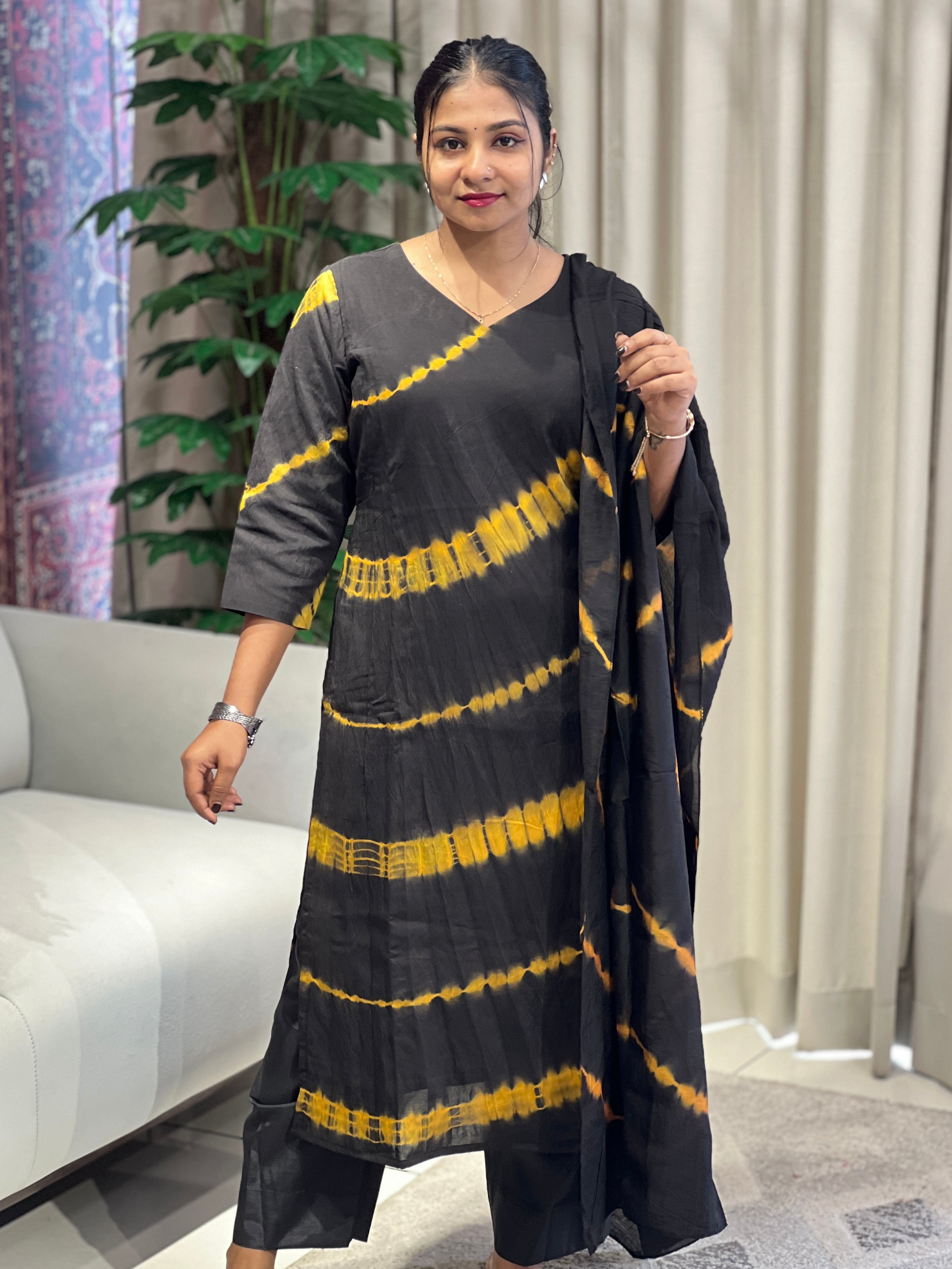 Tie & Dye Patterned Chanderi Silk Kurta Set | DNT809