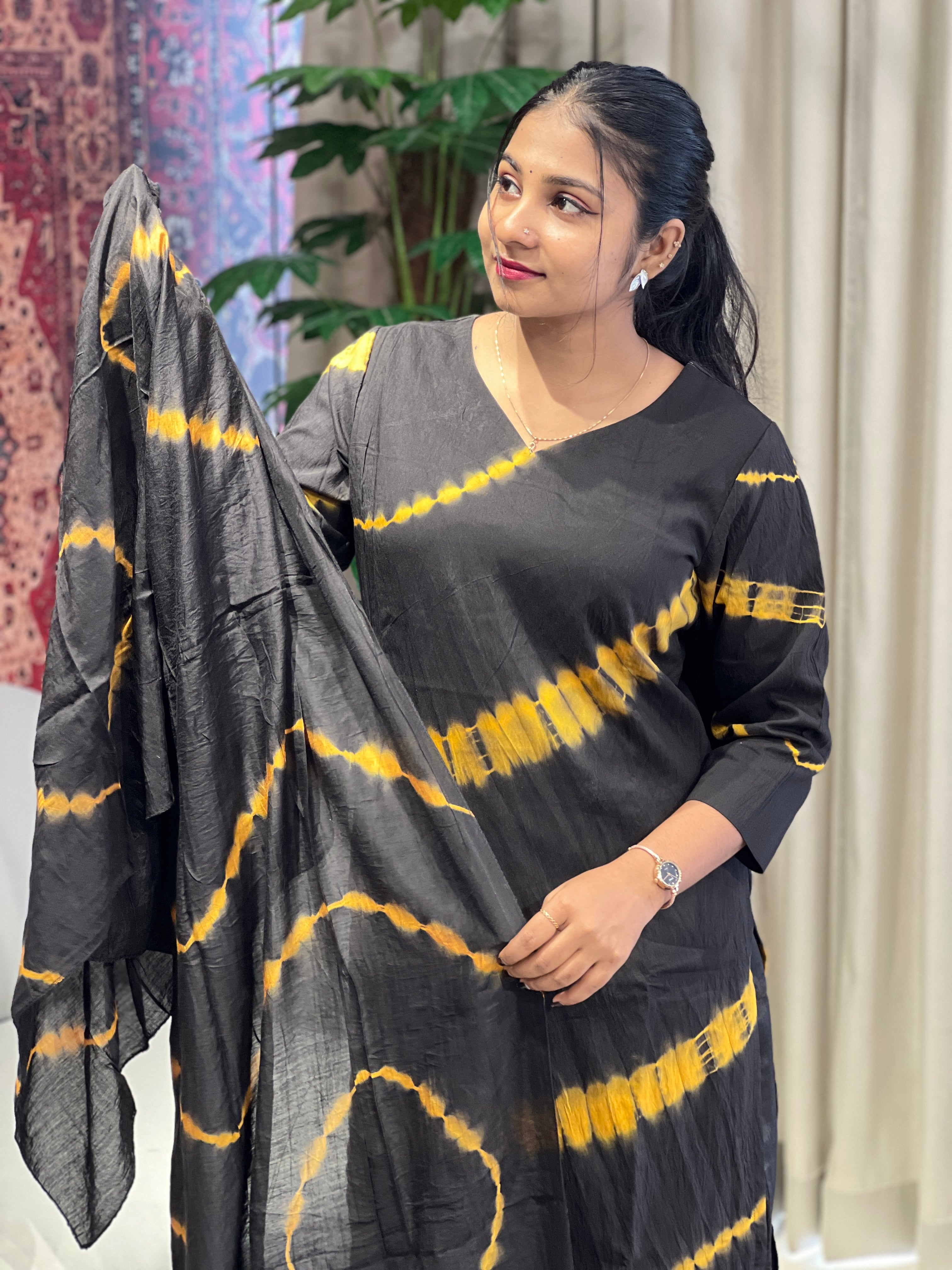 Tie & Dye Patterned Chanderi Silk Kurta Set | DNT809