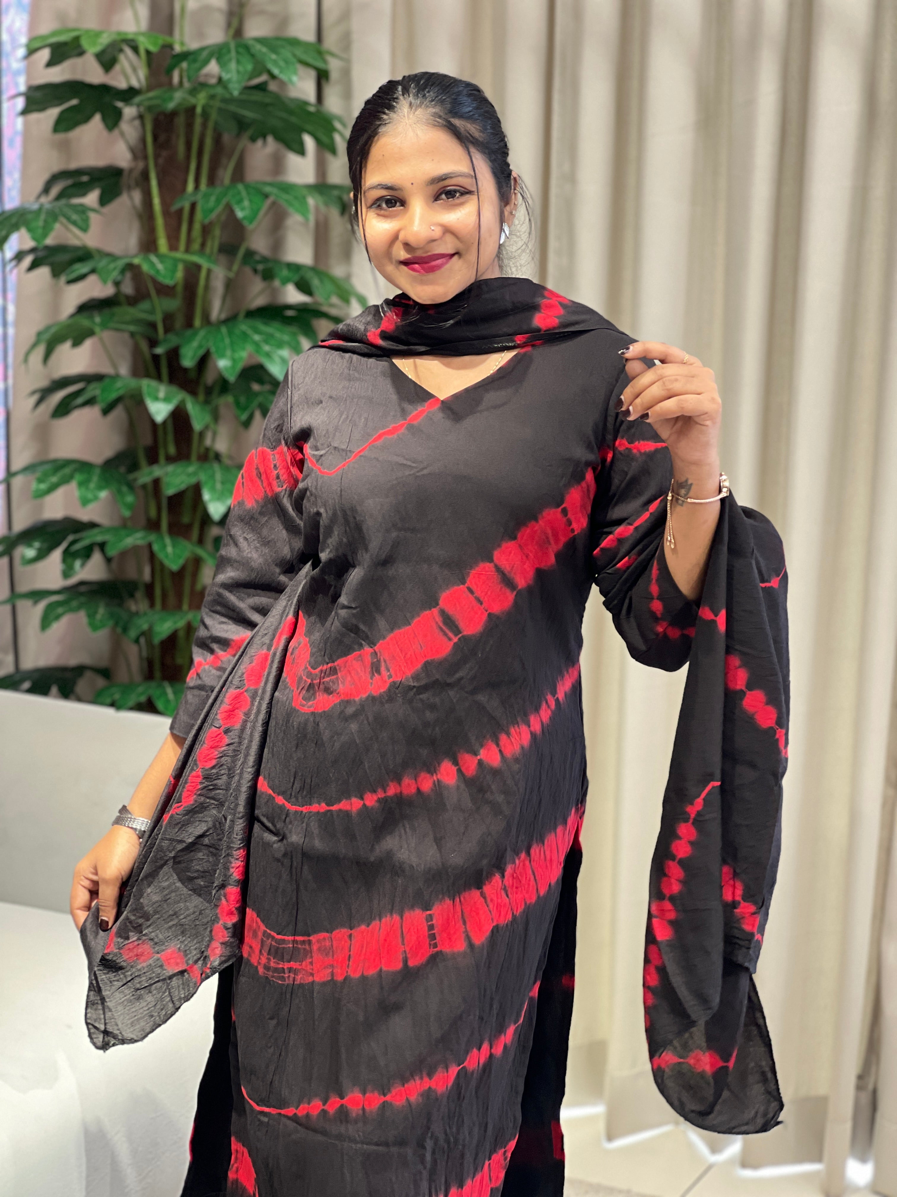 Tie & Dye Patterned Chanderi Silk Kurta Set | DNT808