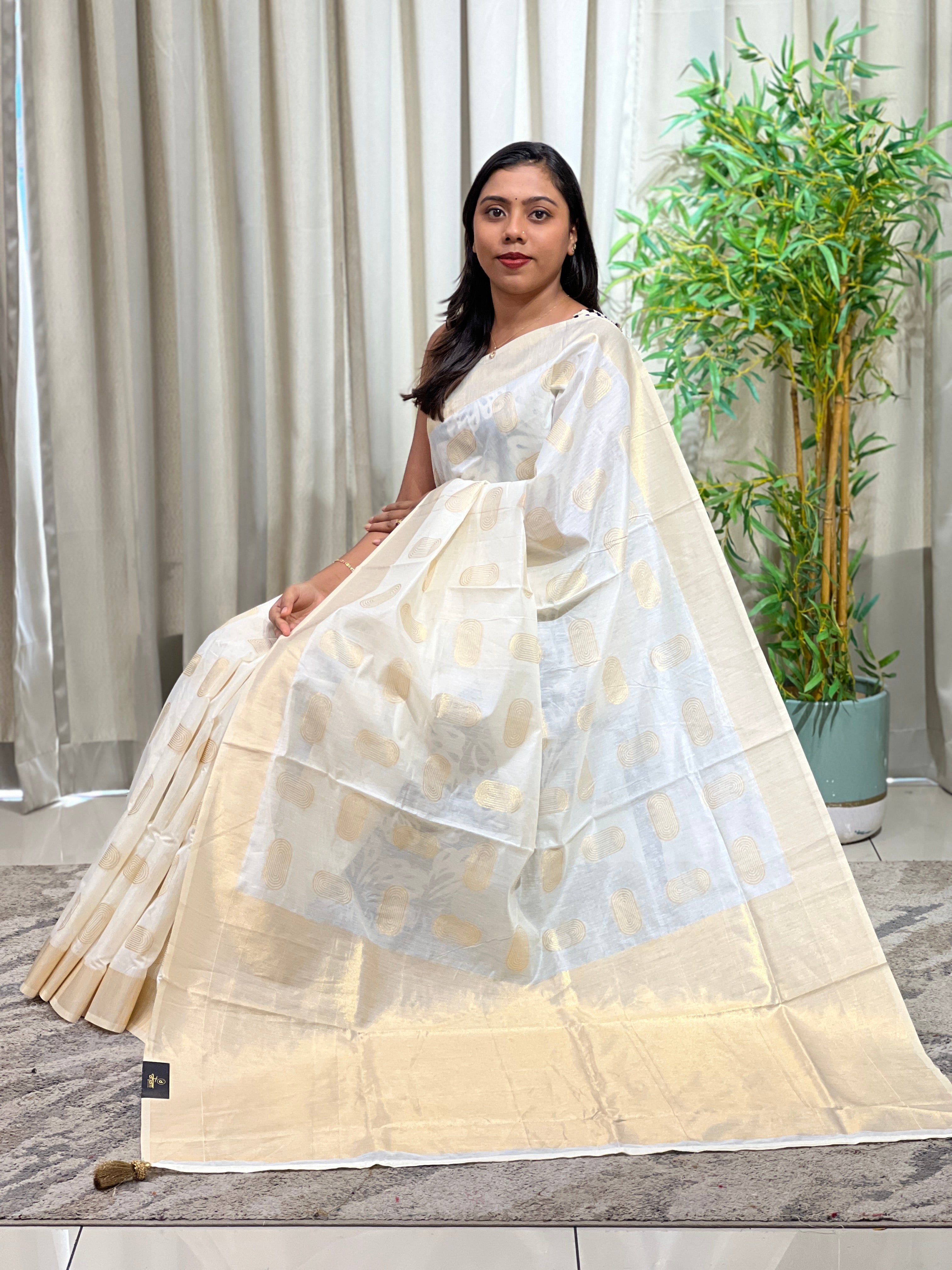 Circular Motifs Semi Silk Saree | HT476