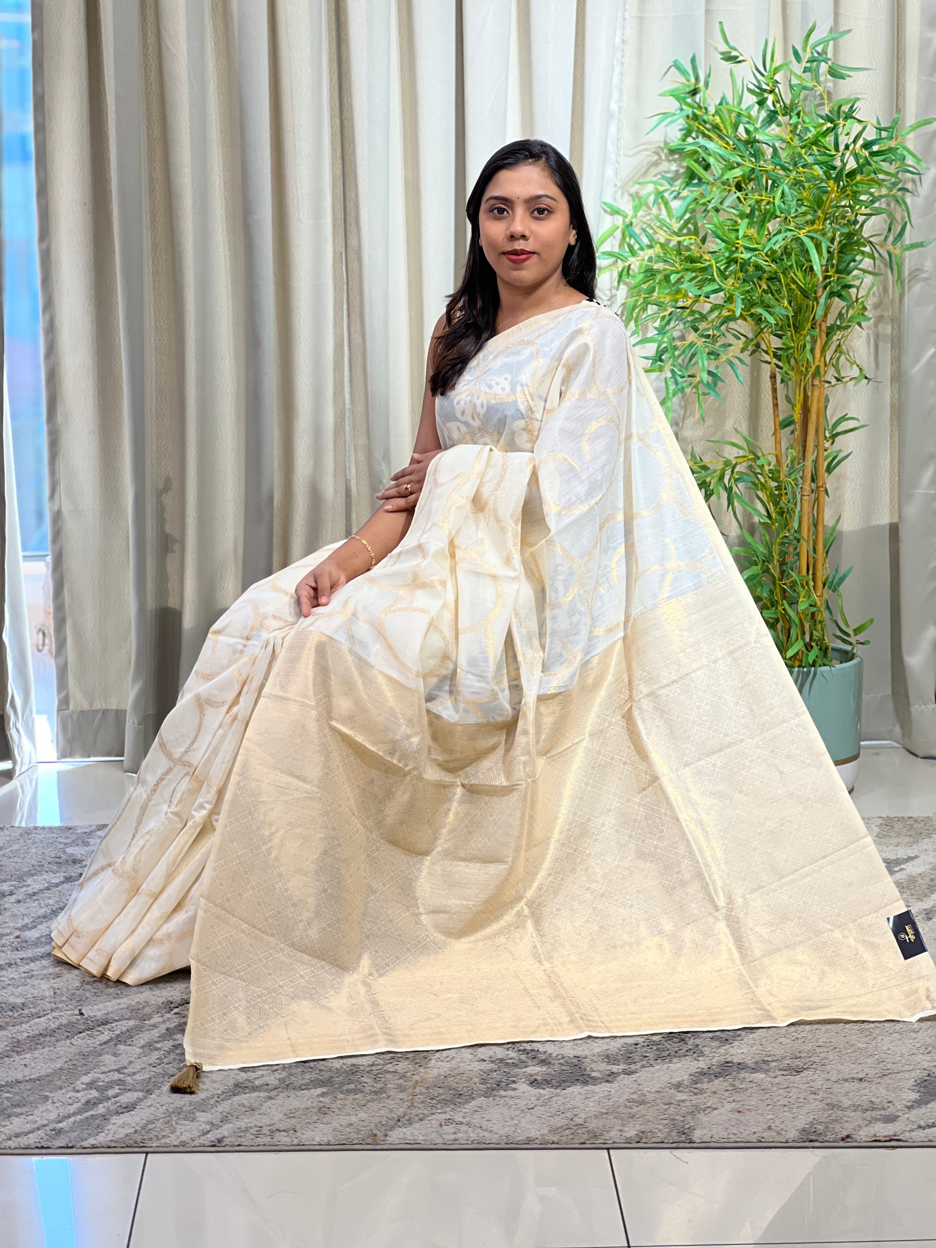 Geometric Pattern Semi Saree | HT477