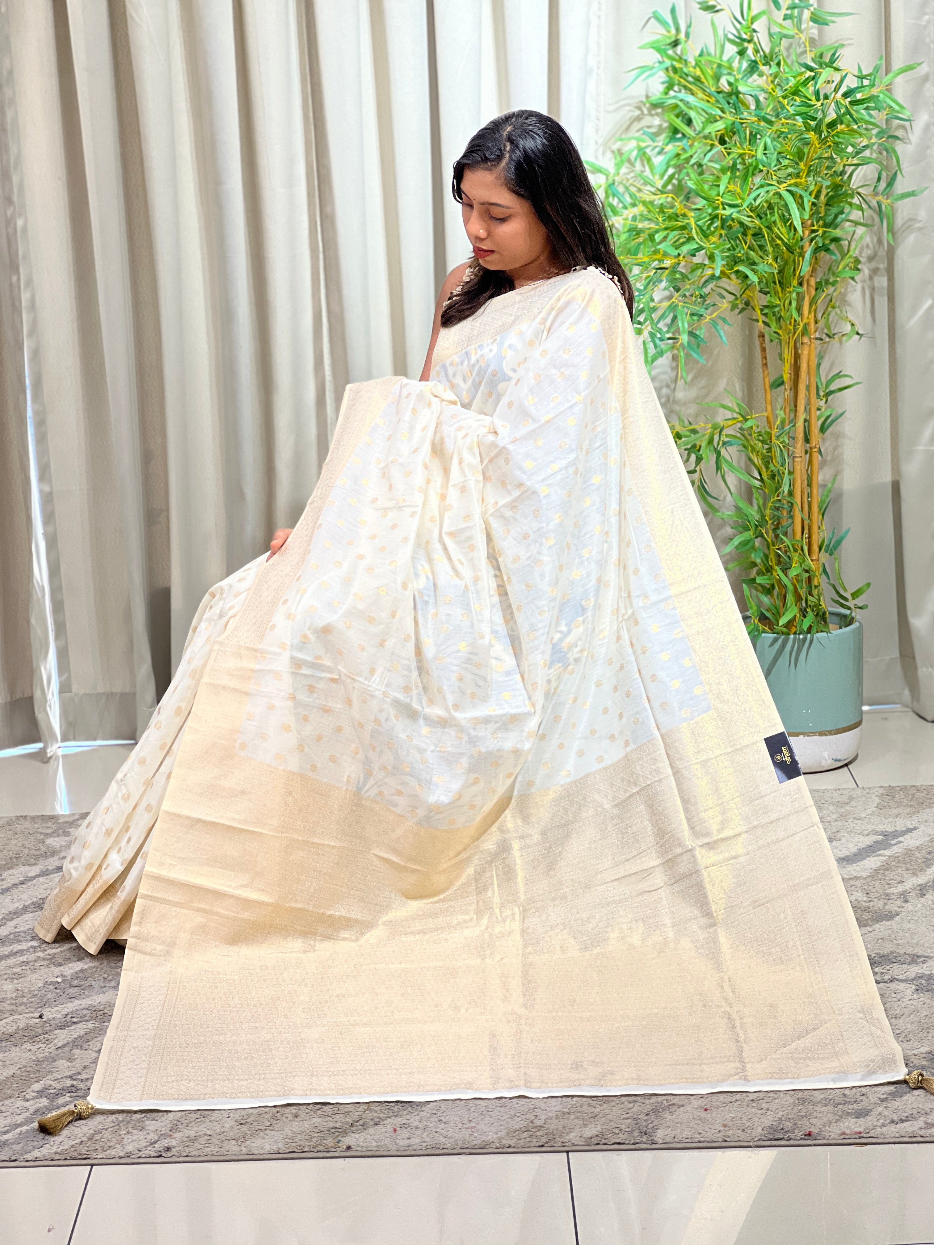 Zari Woven Semi Silk saree | HT470
