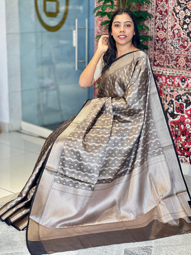 Zari Weaved Wavy Patterned Semi Silk Saree | NN330