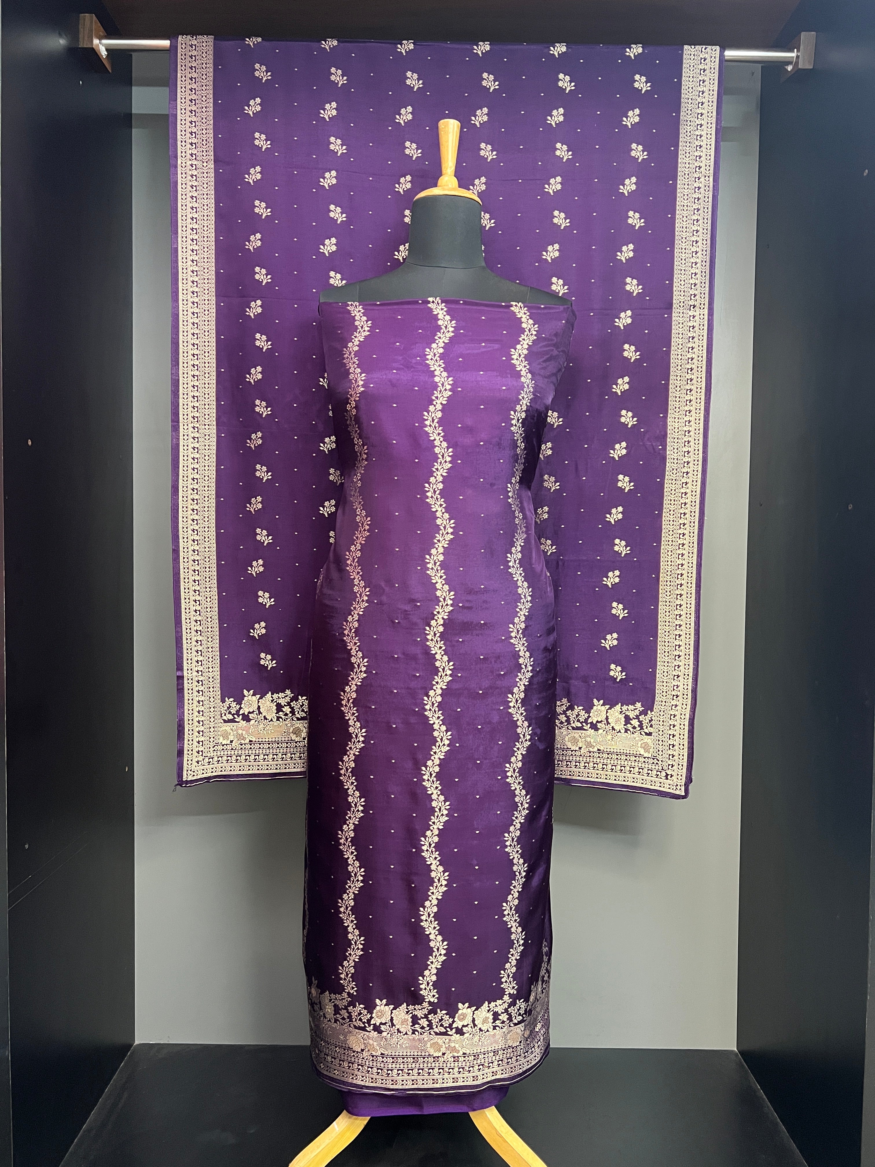 Golden Zari Woven Banarasi Silk Salwar Set | YNG1199