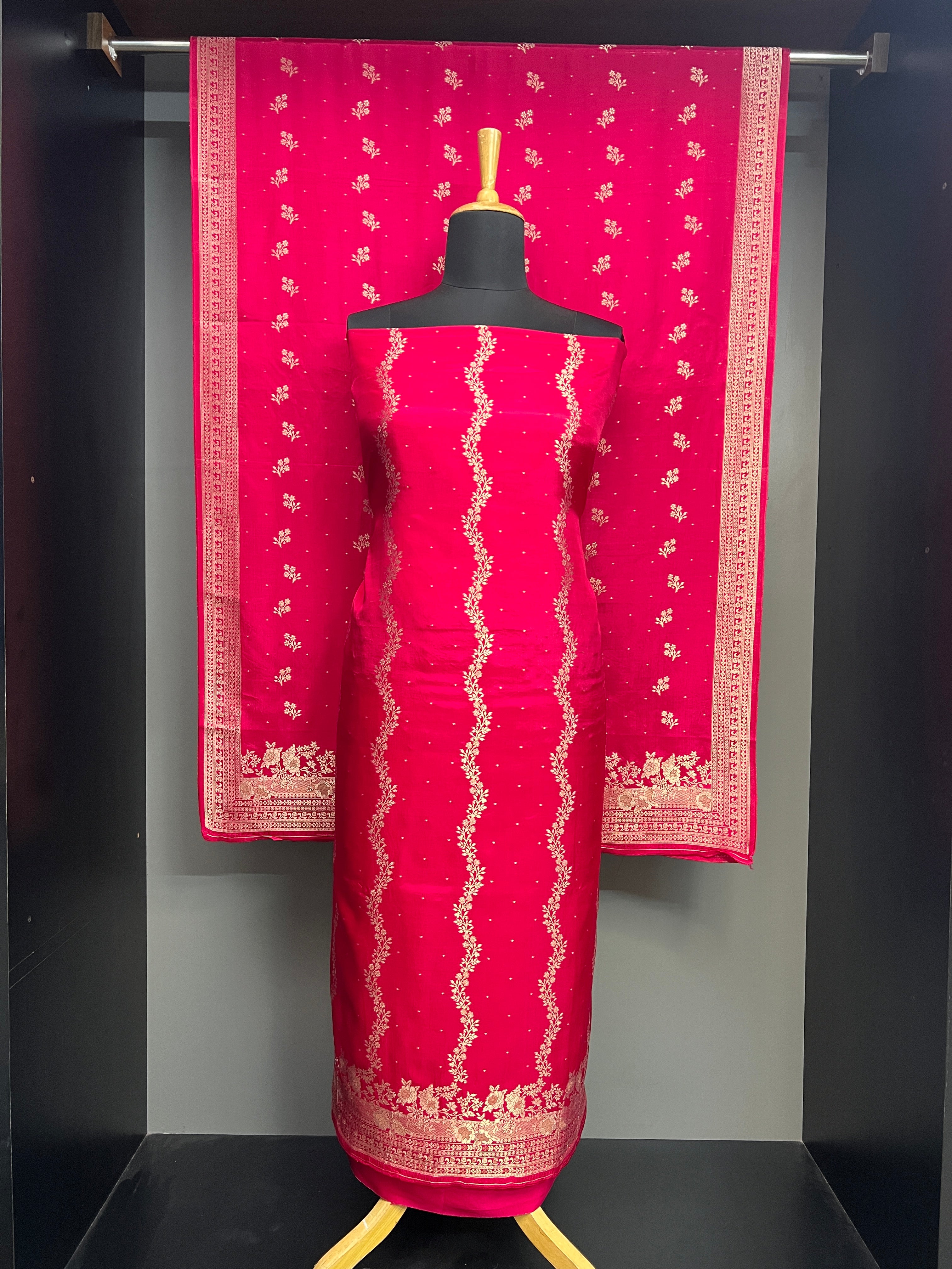 Golden Zari Woven Banarasi Silk Salwar Set | YNG1198