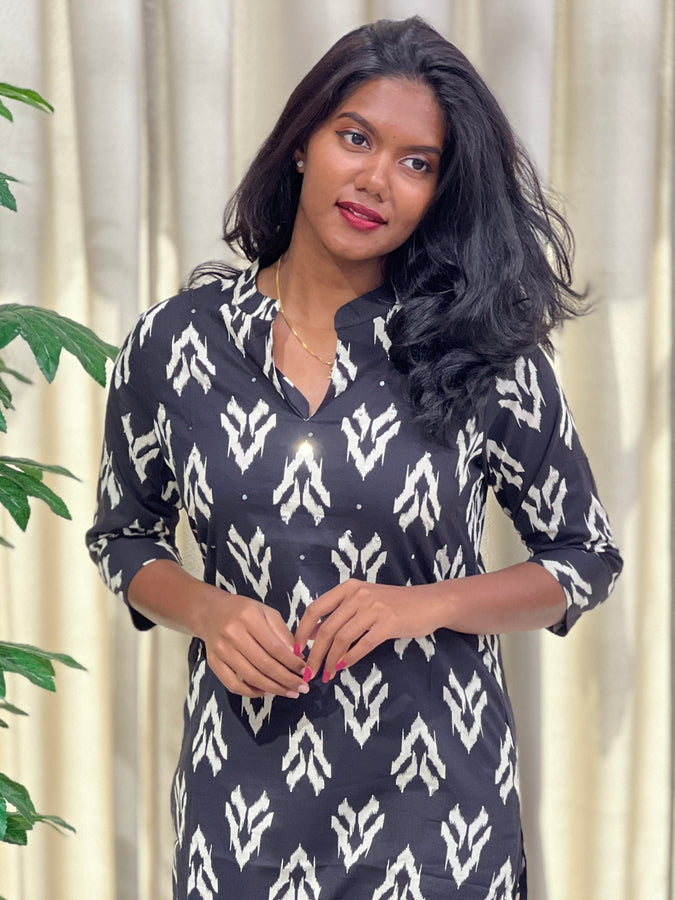 Ikat Inspired Print Detailed Cotton Kurta | PGI228