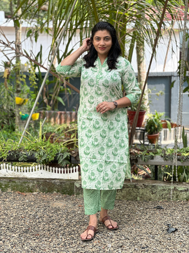 Screen Printed Cotton Kurta Set | GHB102