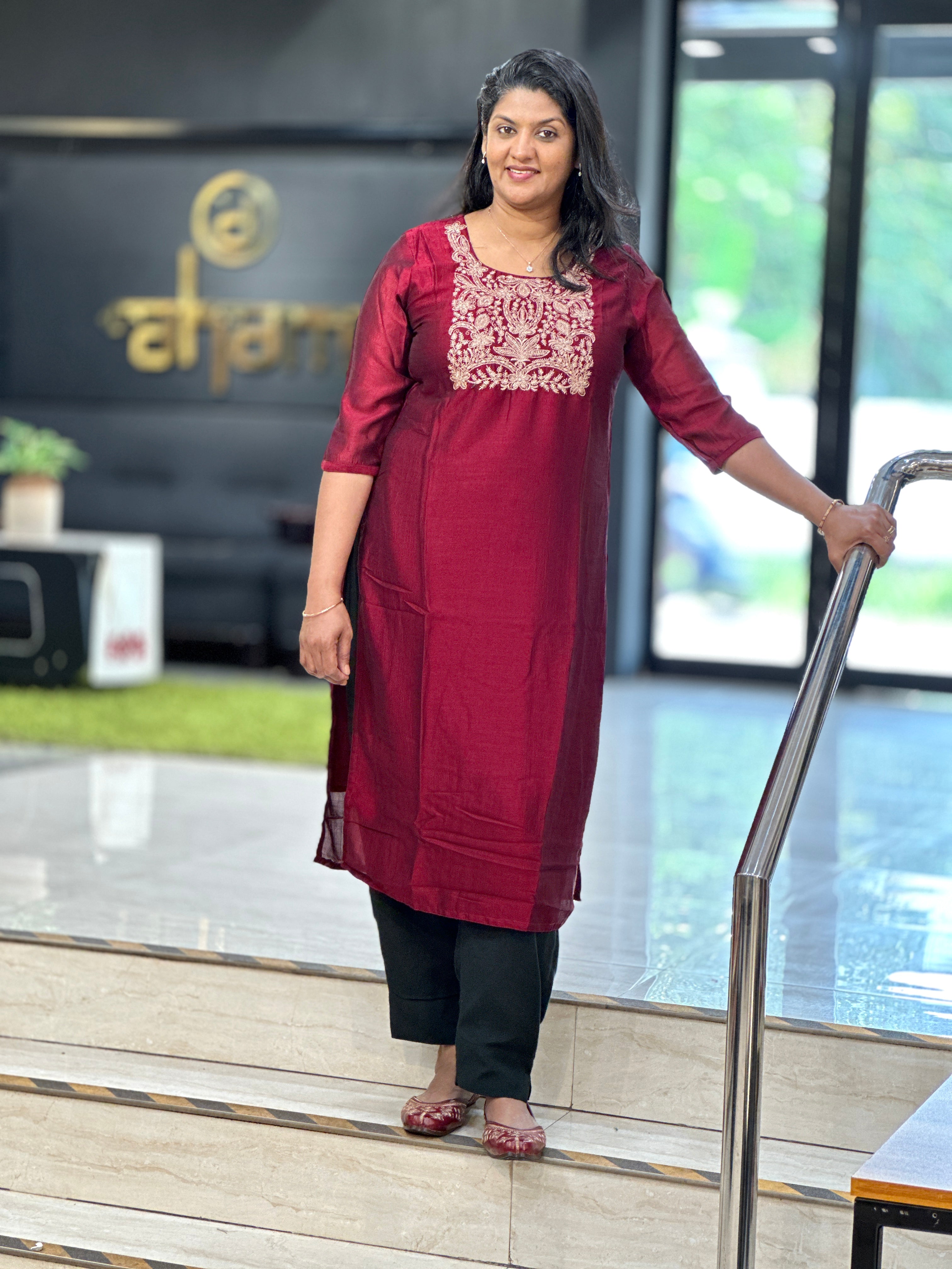 Embroidery Detailed Vichitra Silk Kurta | VSI168