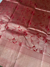 Hand Woven Geometric Patterned Kanchipuram Saree | OM148