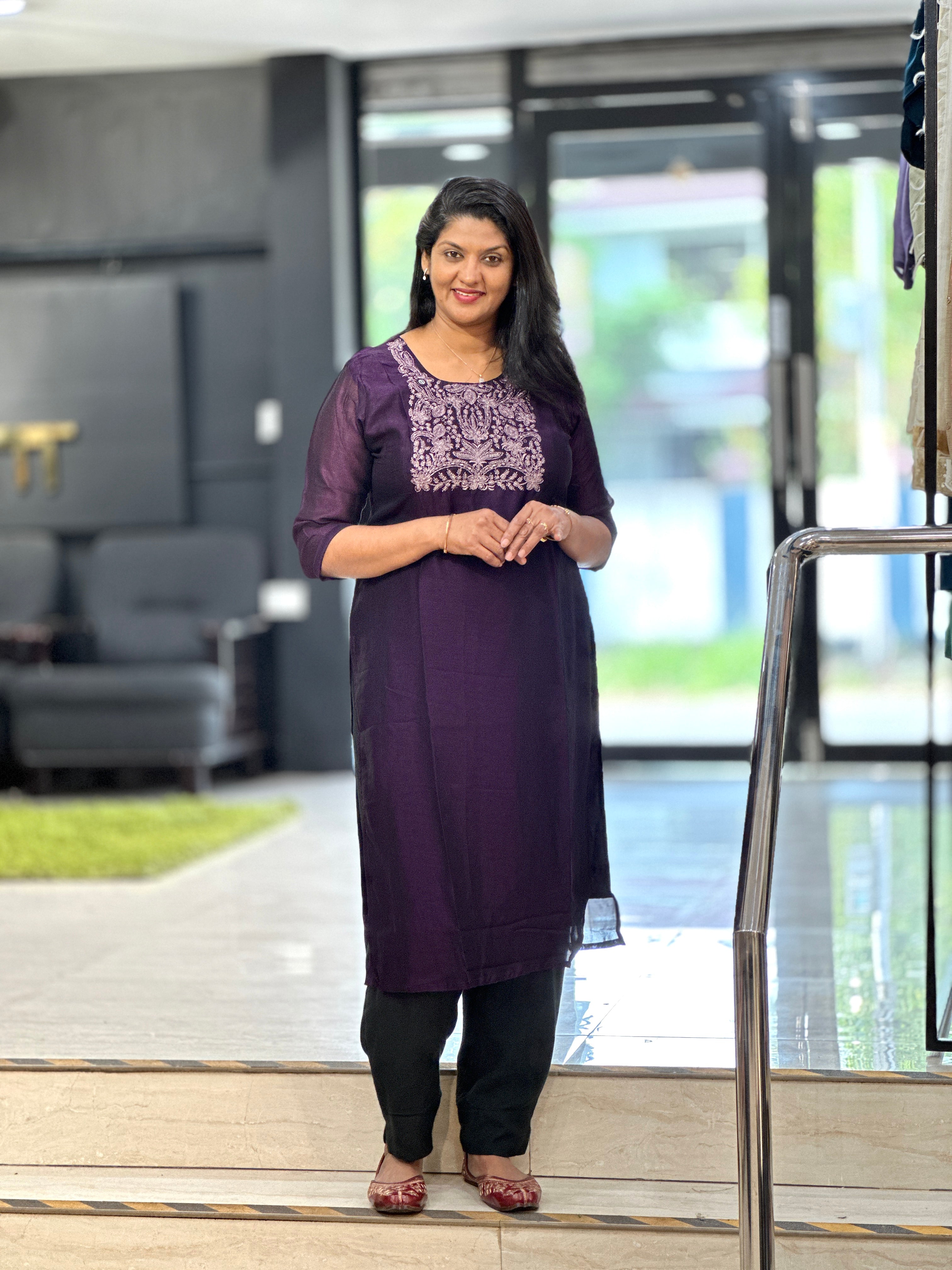 Embroidery Detailed Vichitra Silk Kurta | VSI169