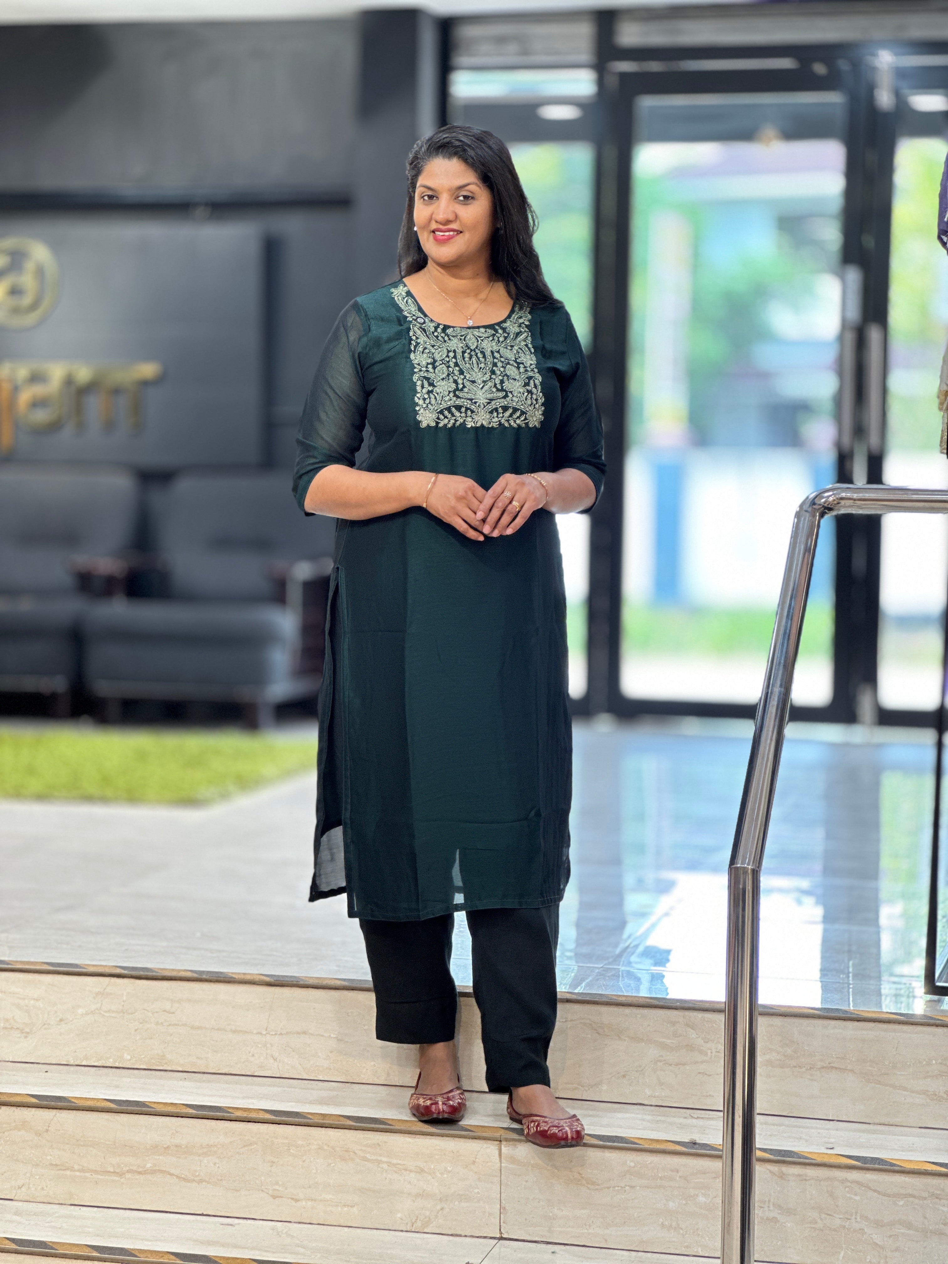 Embroidery Detailed Vichitra Silk Kurta | VSI170