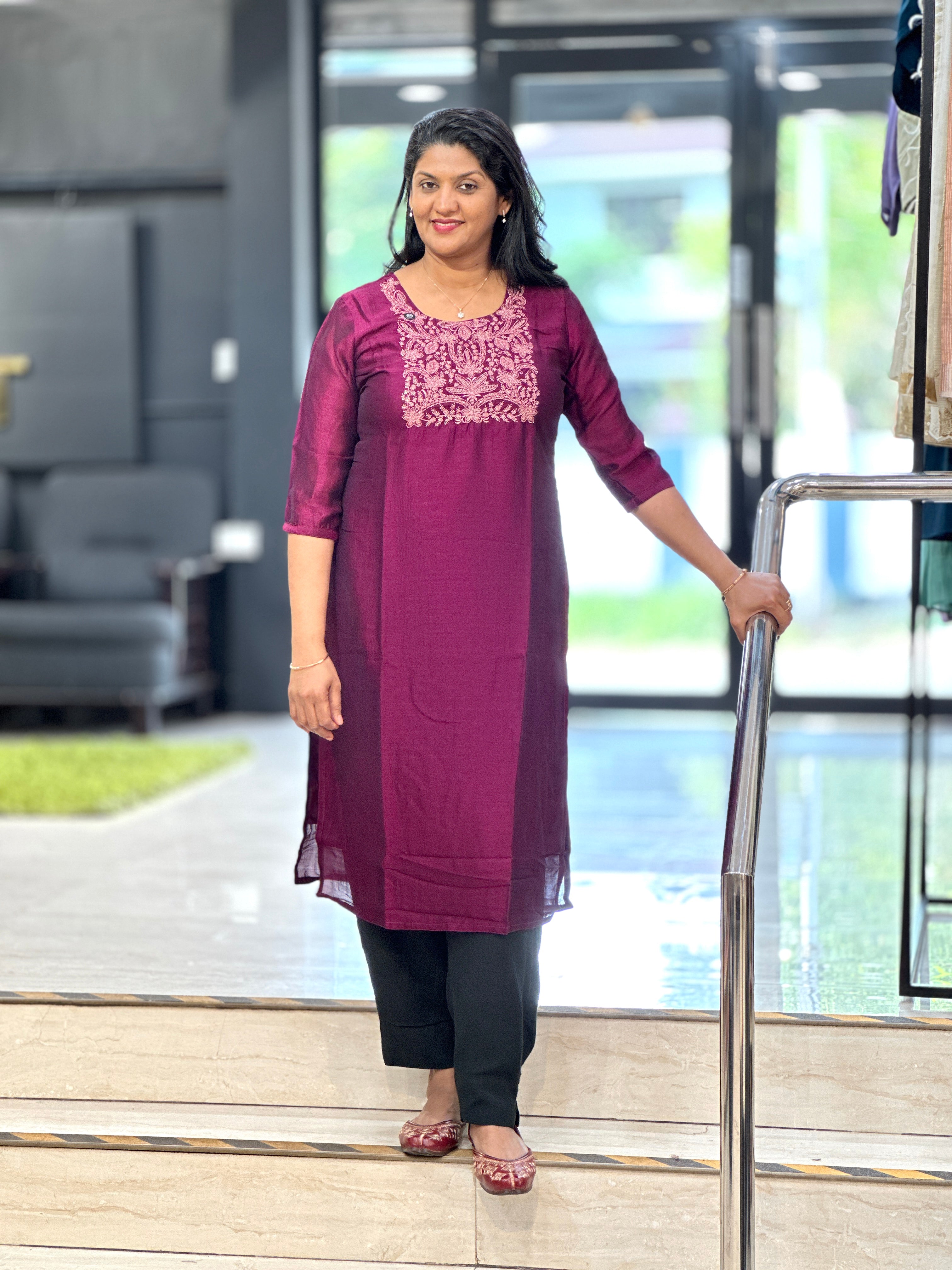 Embroidery Detailed Vichitra Silk Kurta | VSI171