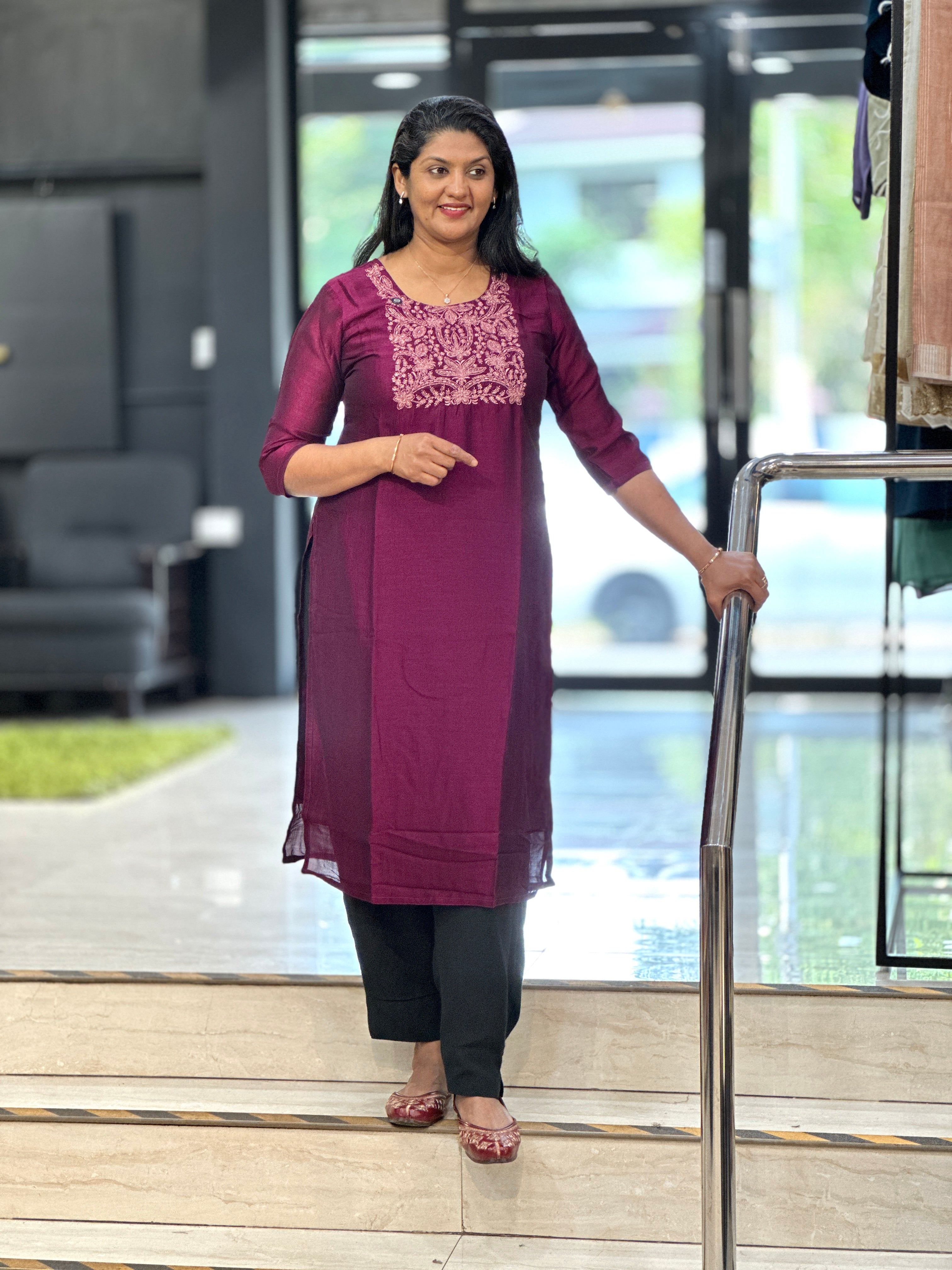 Embroidery Detailed Vichitra Silk Kurta | VSI171