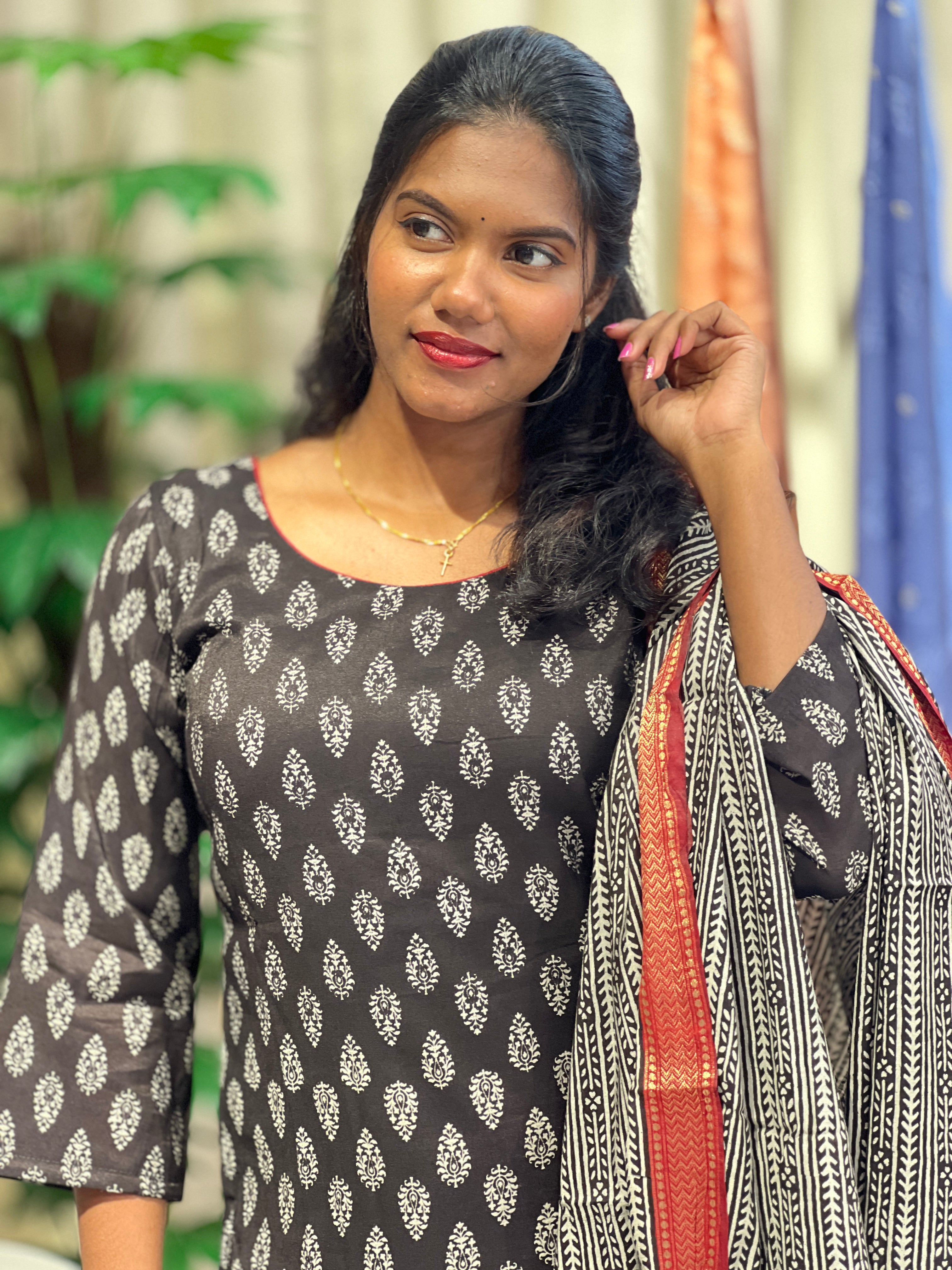 Floral Printed Pattern Chanderi Kurta Set |SLM213