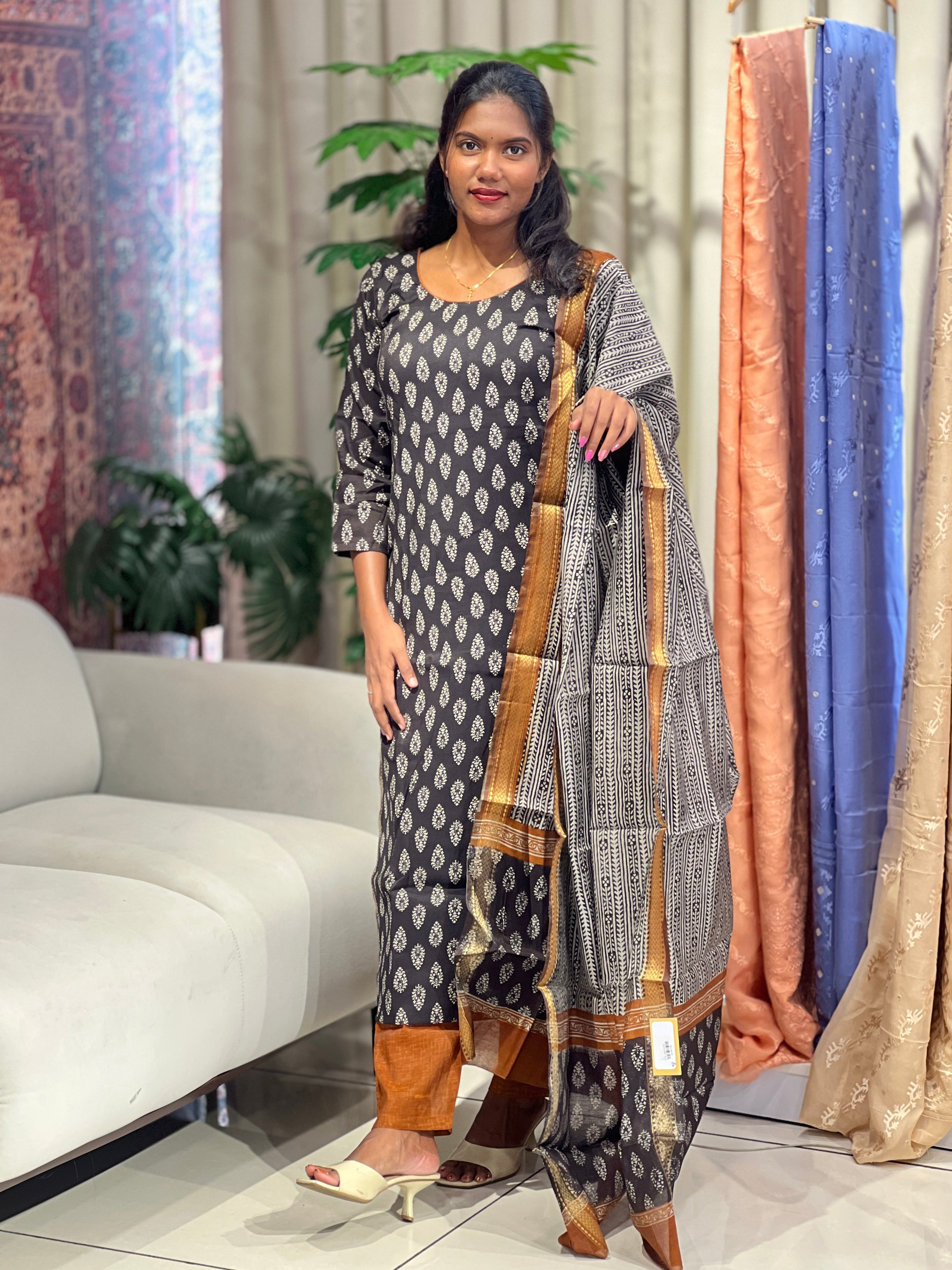 Floral Printed Pattern Chanderi  Kurta Set | SLM214