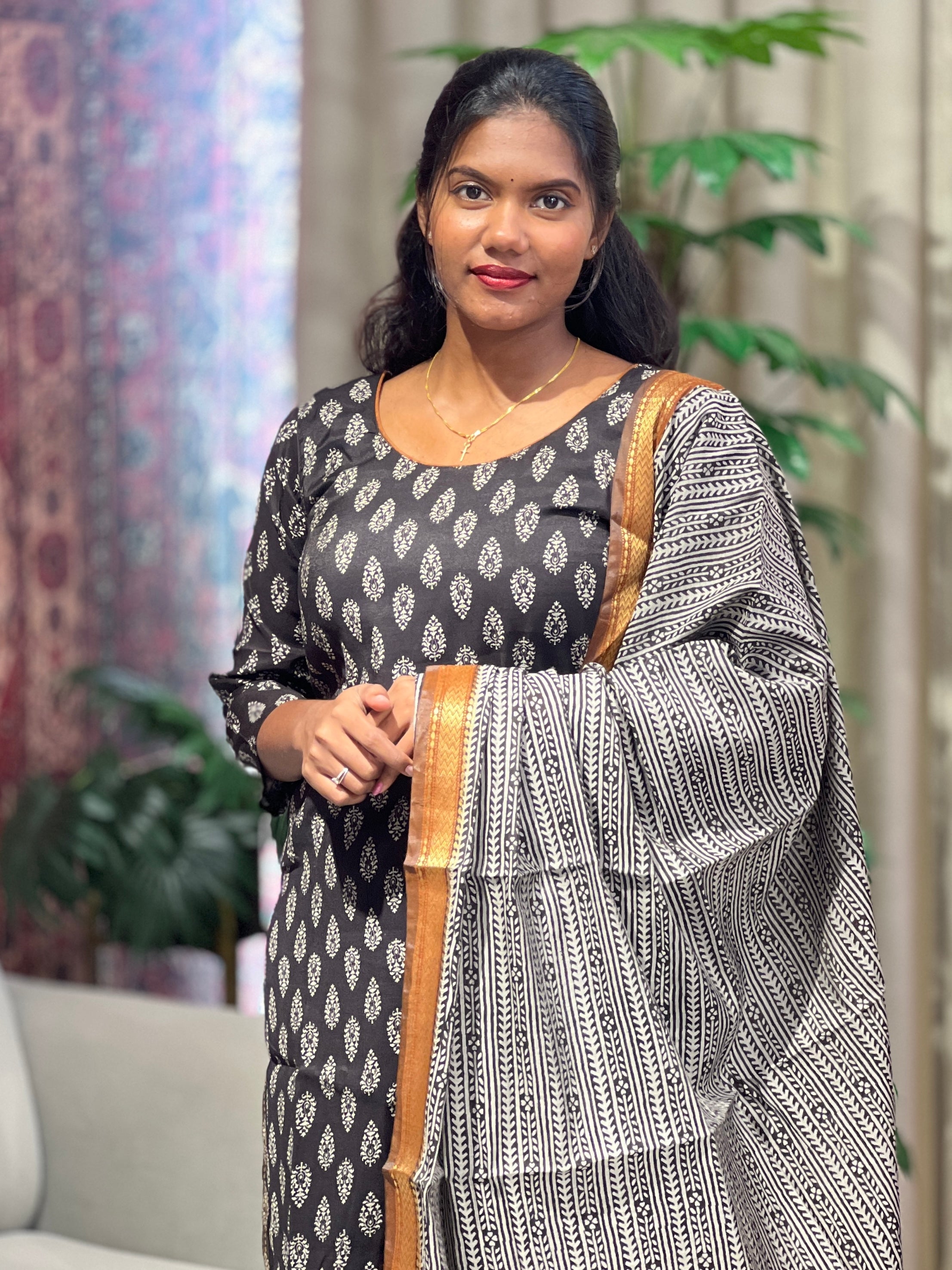 Floral Printed Pattern Chanderi  Kurta Set | SLM214