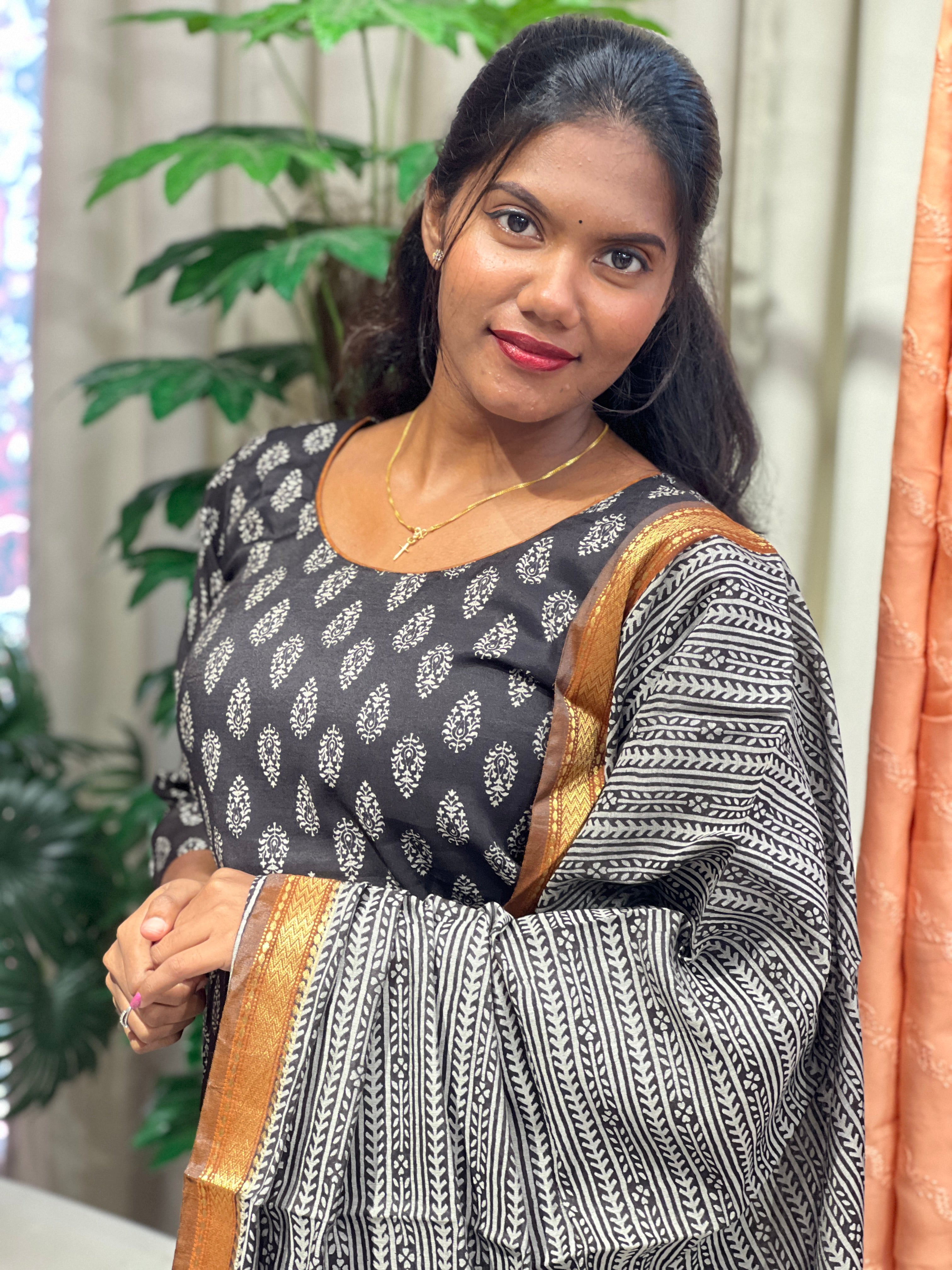 Floral Printed Pattern Chanderi  Kurta Set | SLM214