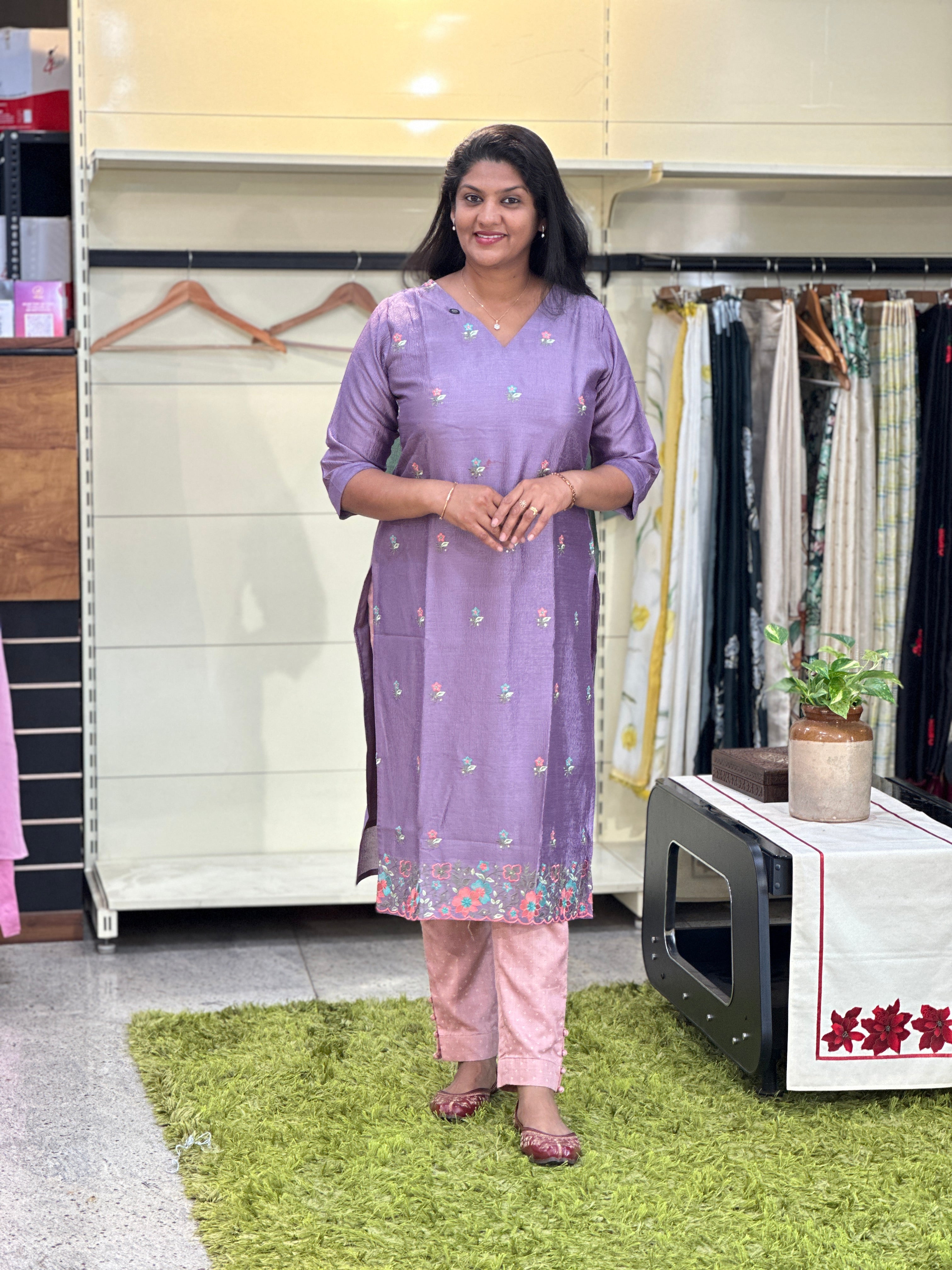 Floral Embroidery Detailed Crush Silk Kurta | VSI166