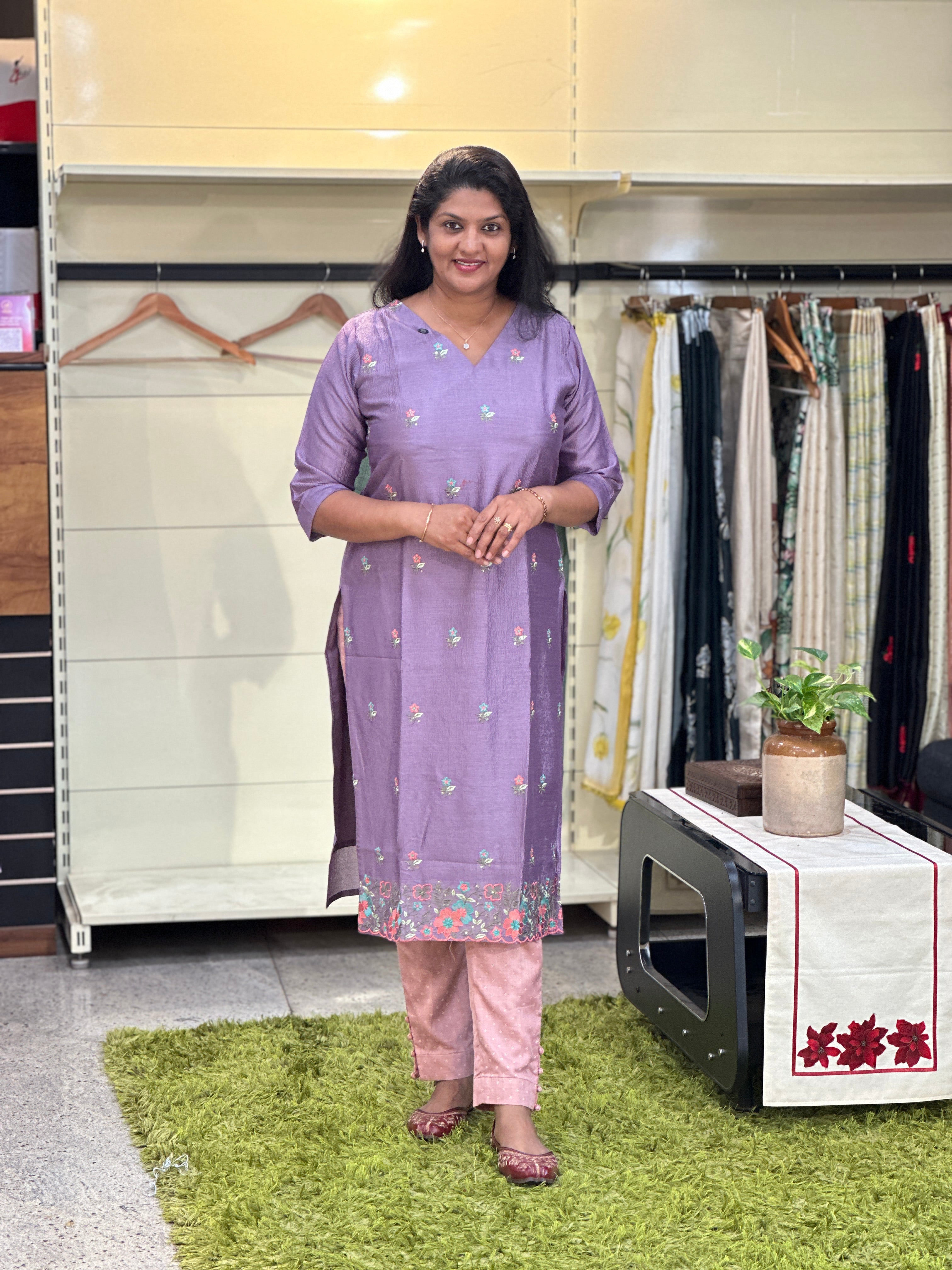 Floral Embroidery Detailed Crush Silk Kurta | VSI166