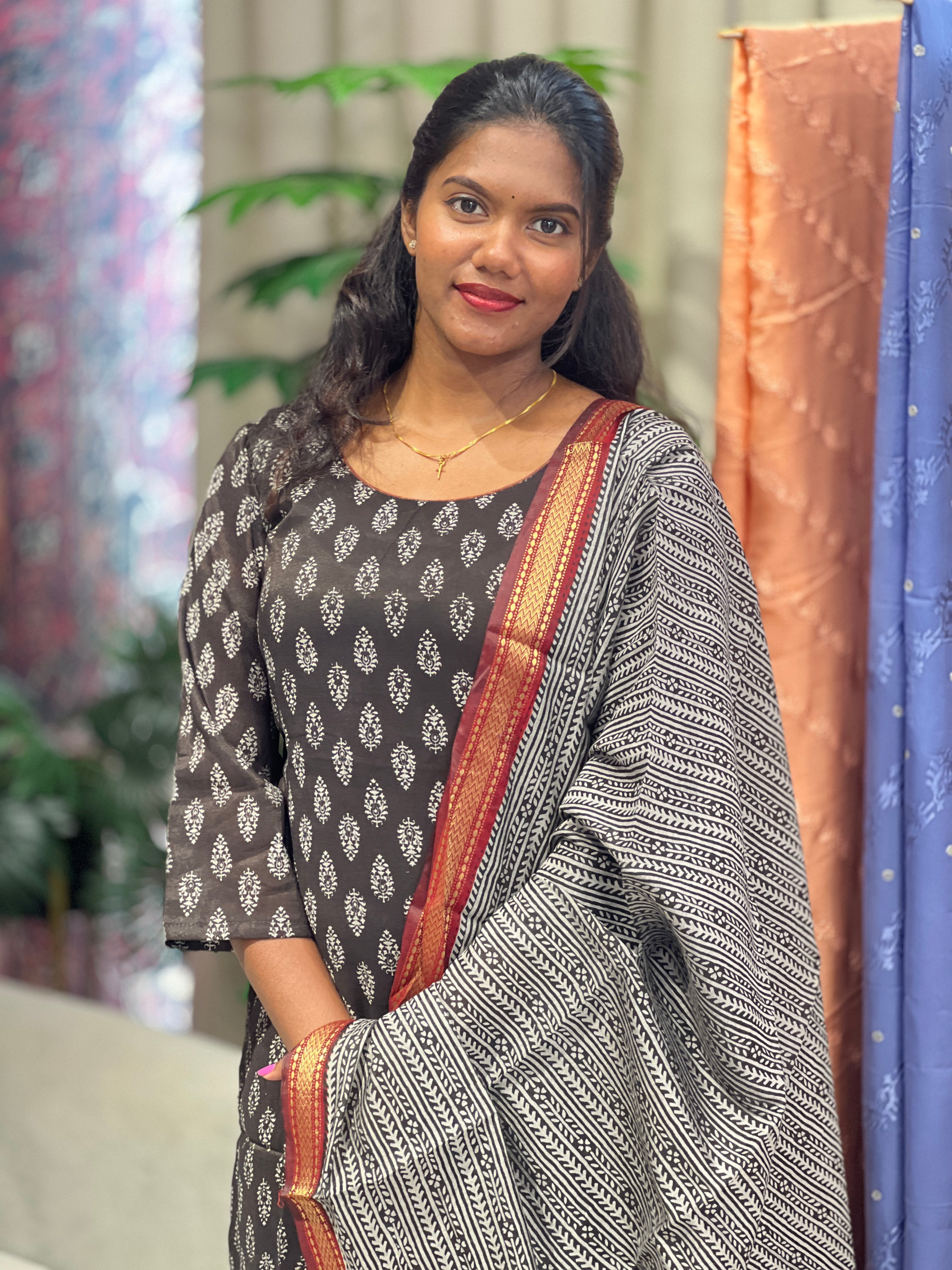 Floral Printed Pattern Chanderi Kurta Set |SLM215