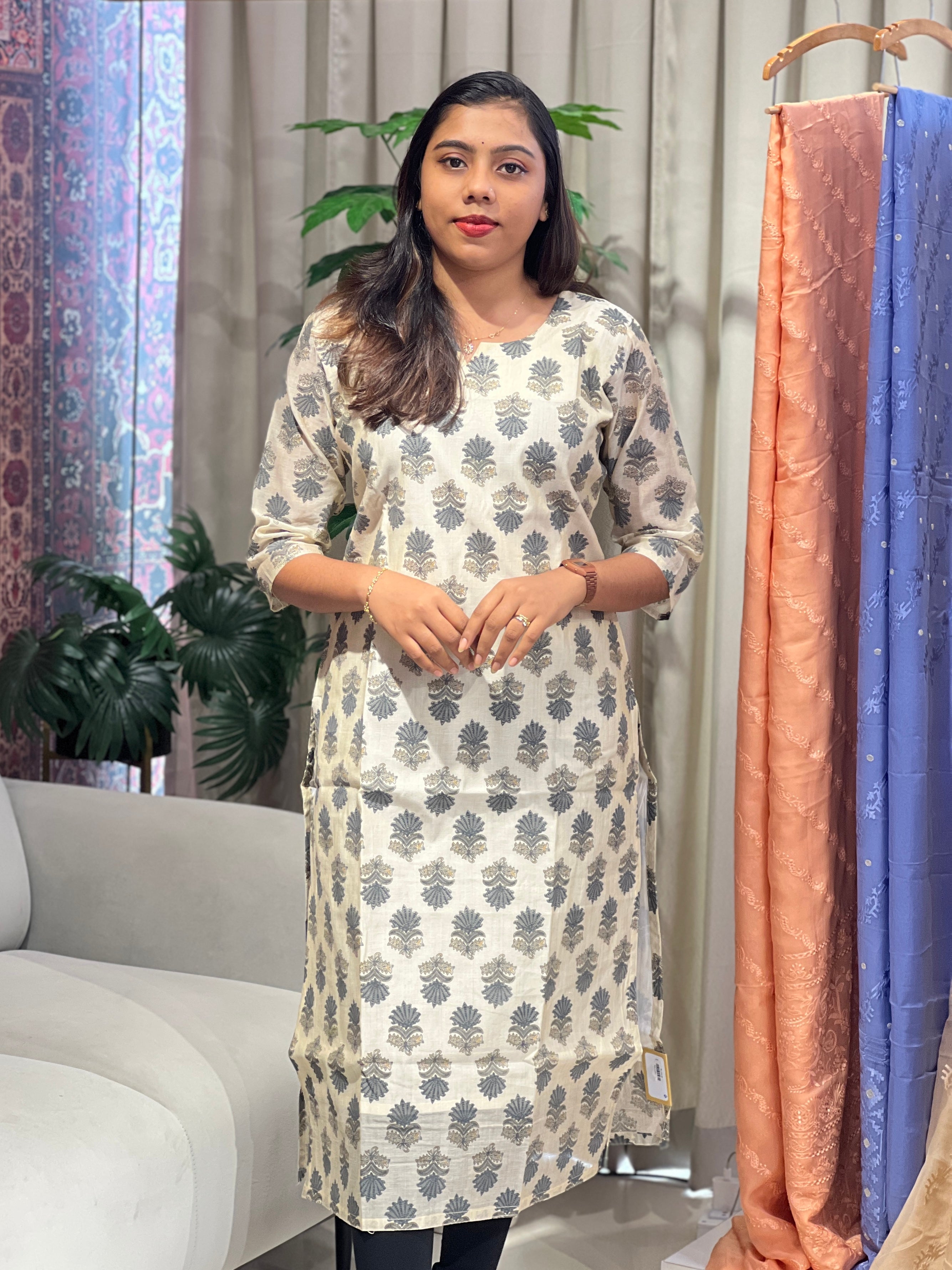 Floral Printed Pattern Chanderi Kurta | RMLA359