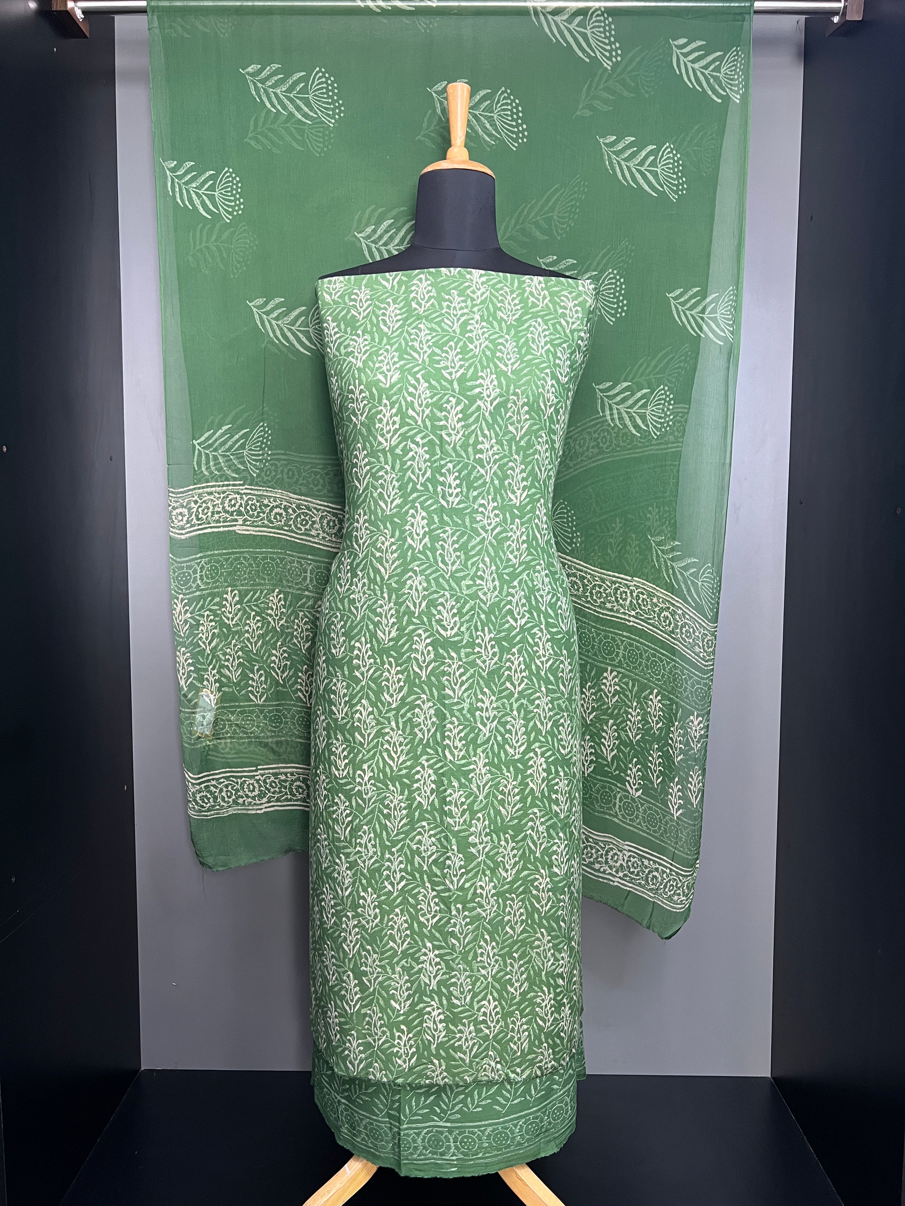 Block Printed Muslin Finish Salwar Set | SRF121