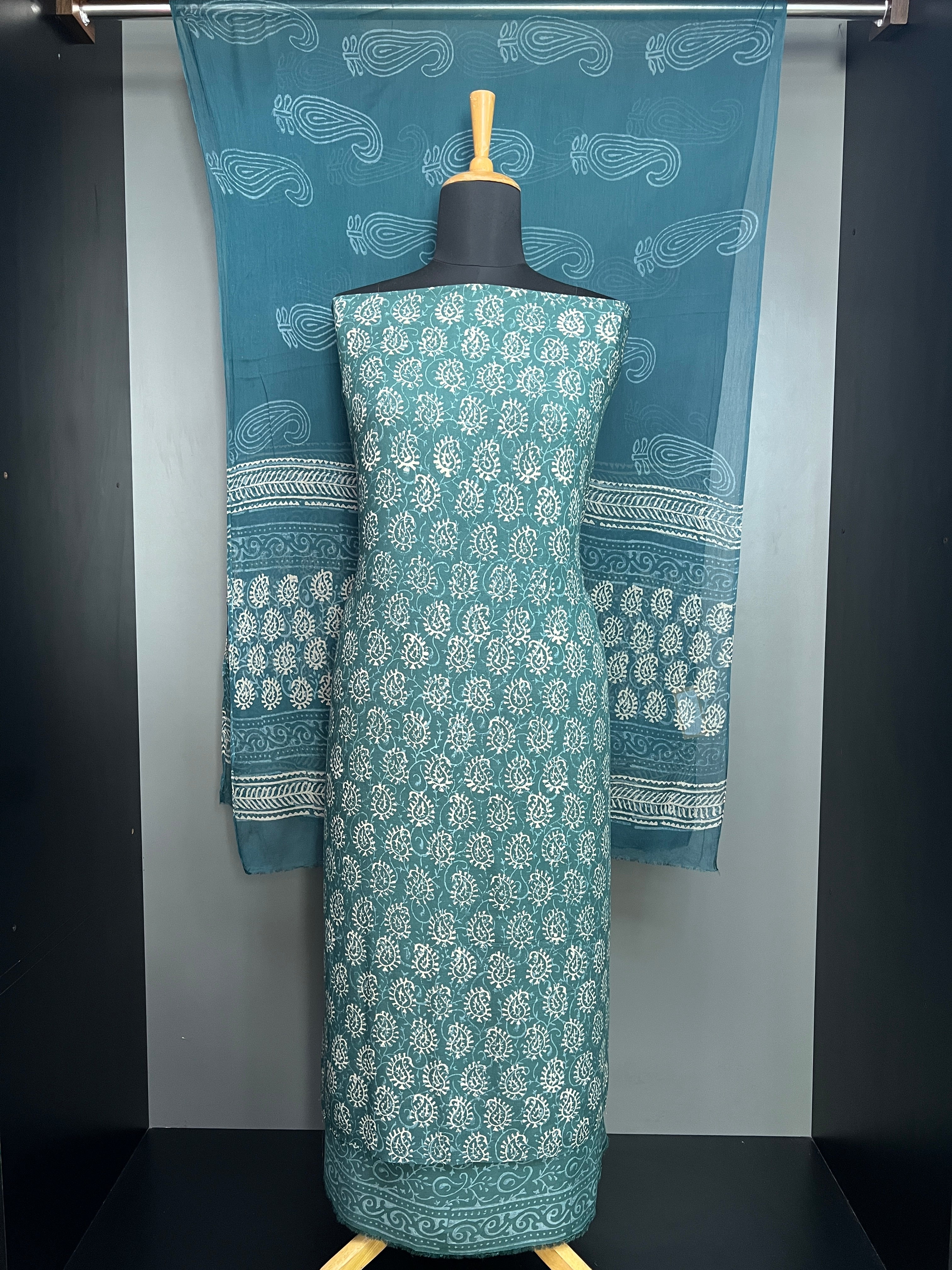 Paisley Printed Muslin Salwar Set | SRF123