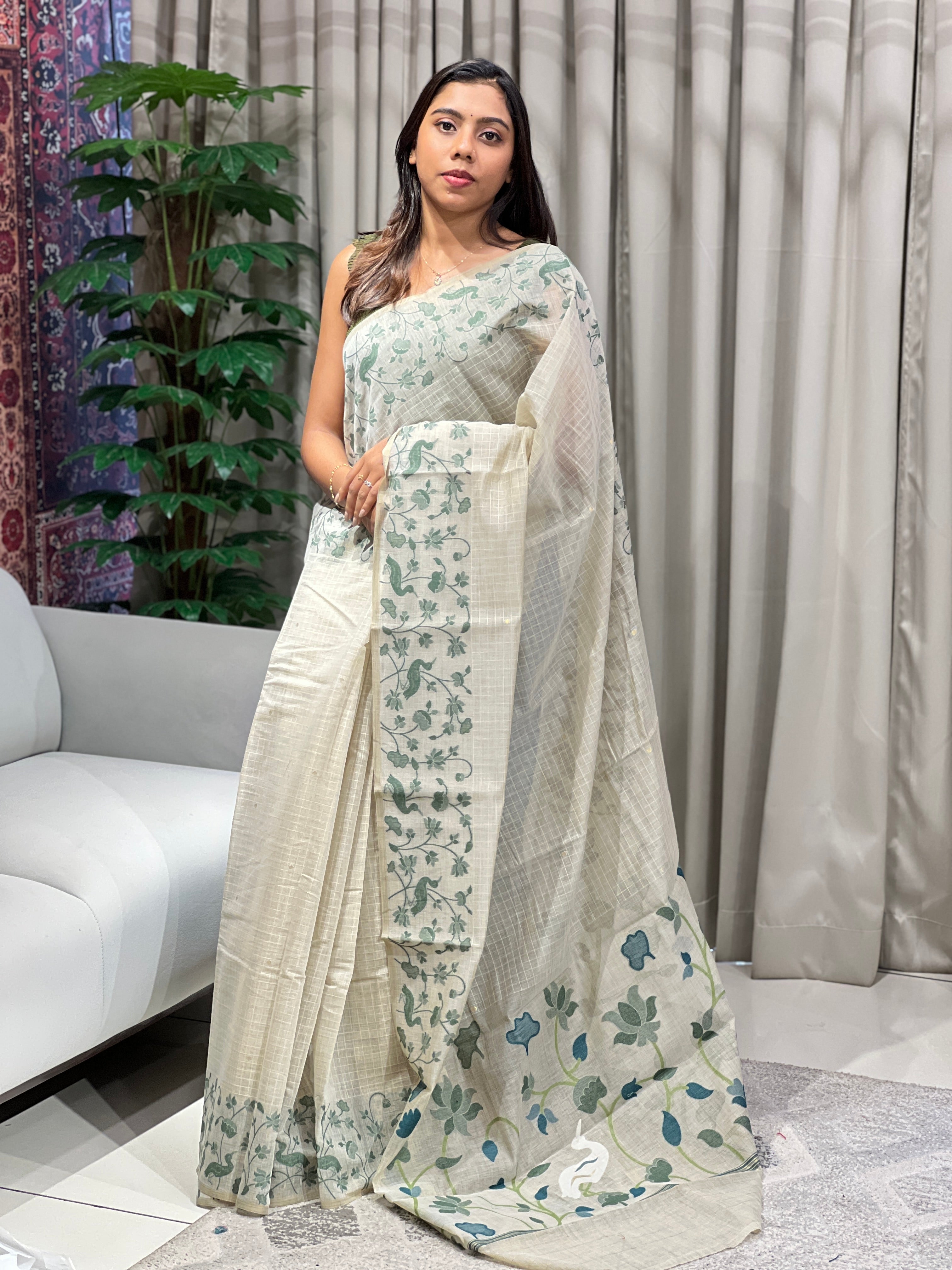 Floral And Bird Patterned Jamdani Saree | YNG849