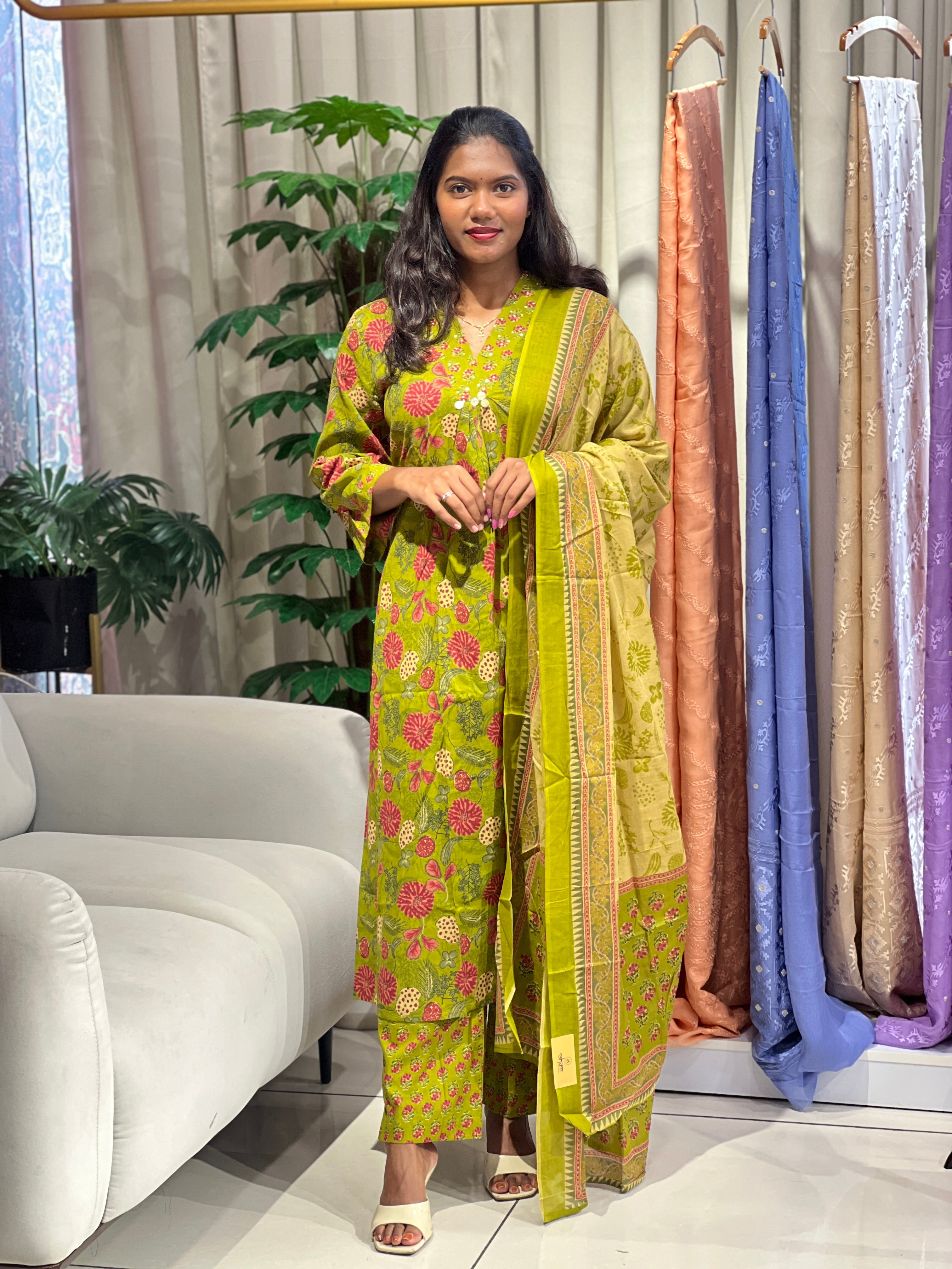 Floral Printed Pattern Cotton Kurta Set | OMF186