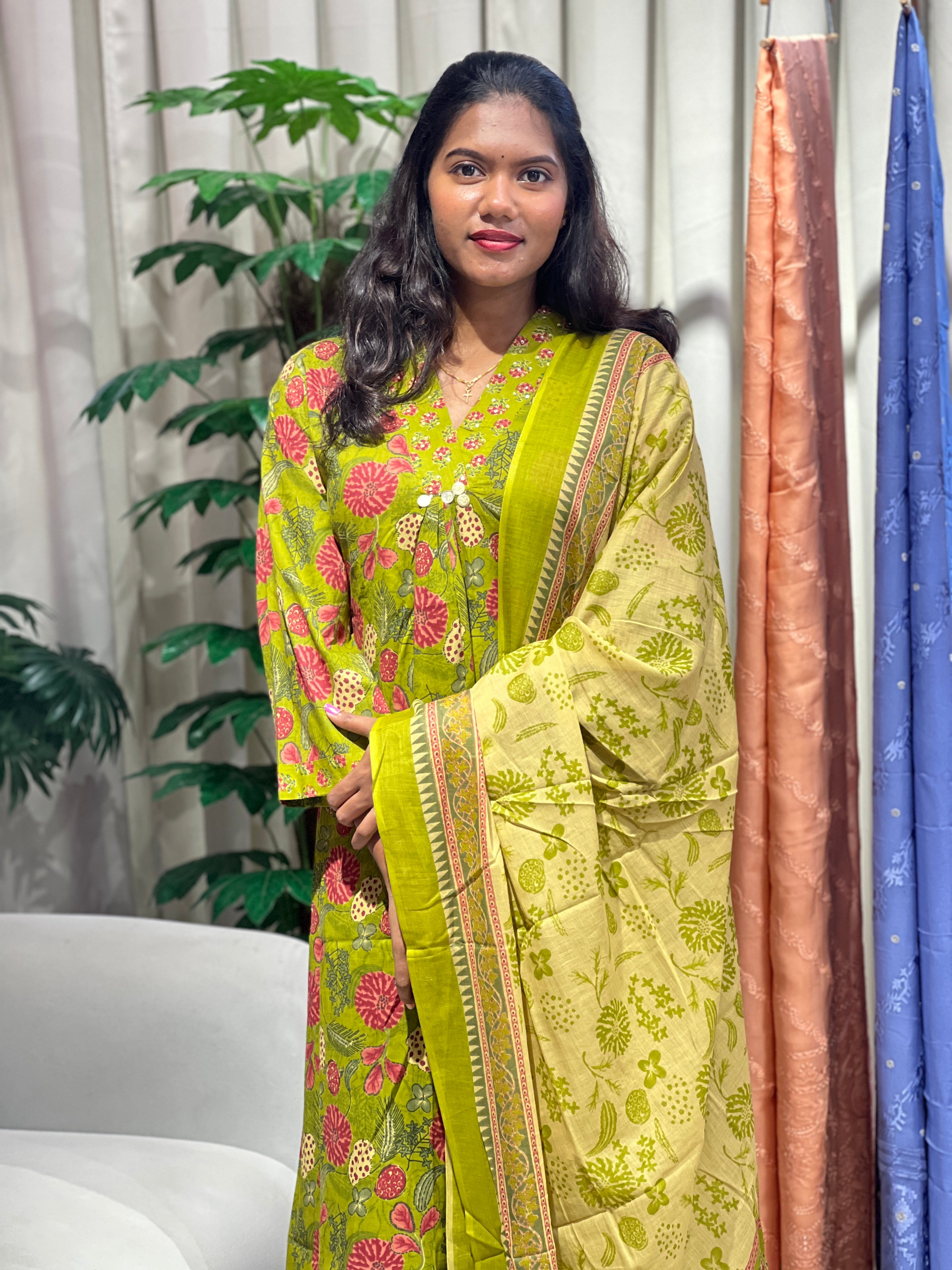Floral Printed Pattern Cotton Kurta Set | OMF186