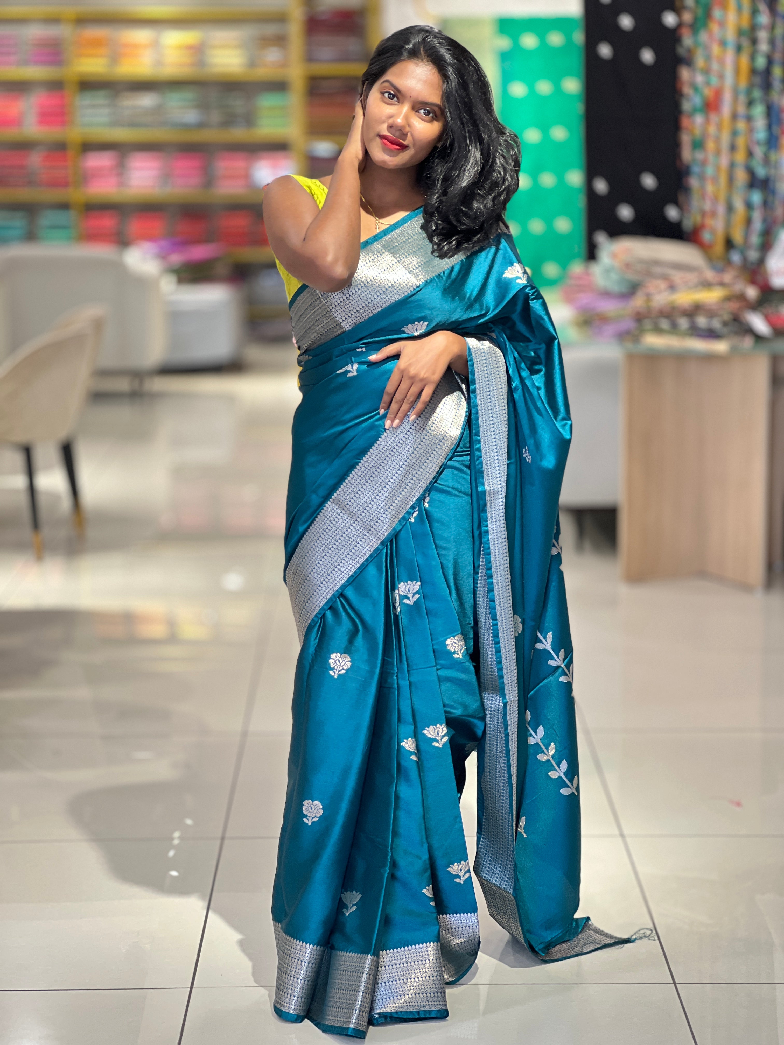 Zari Weaved Banarasi Silk Saree | NN329