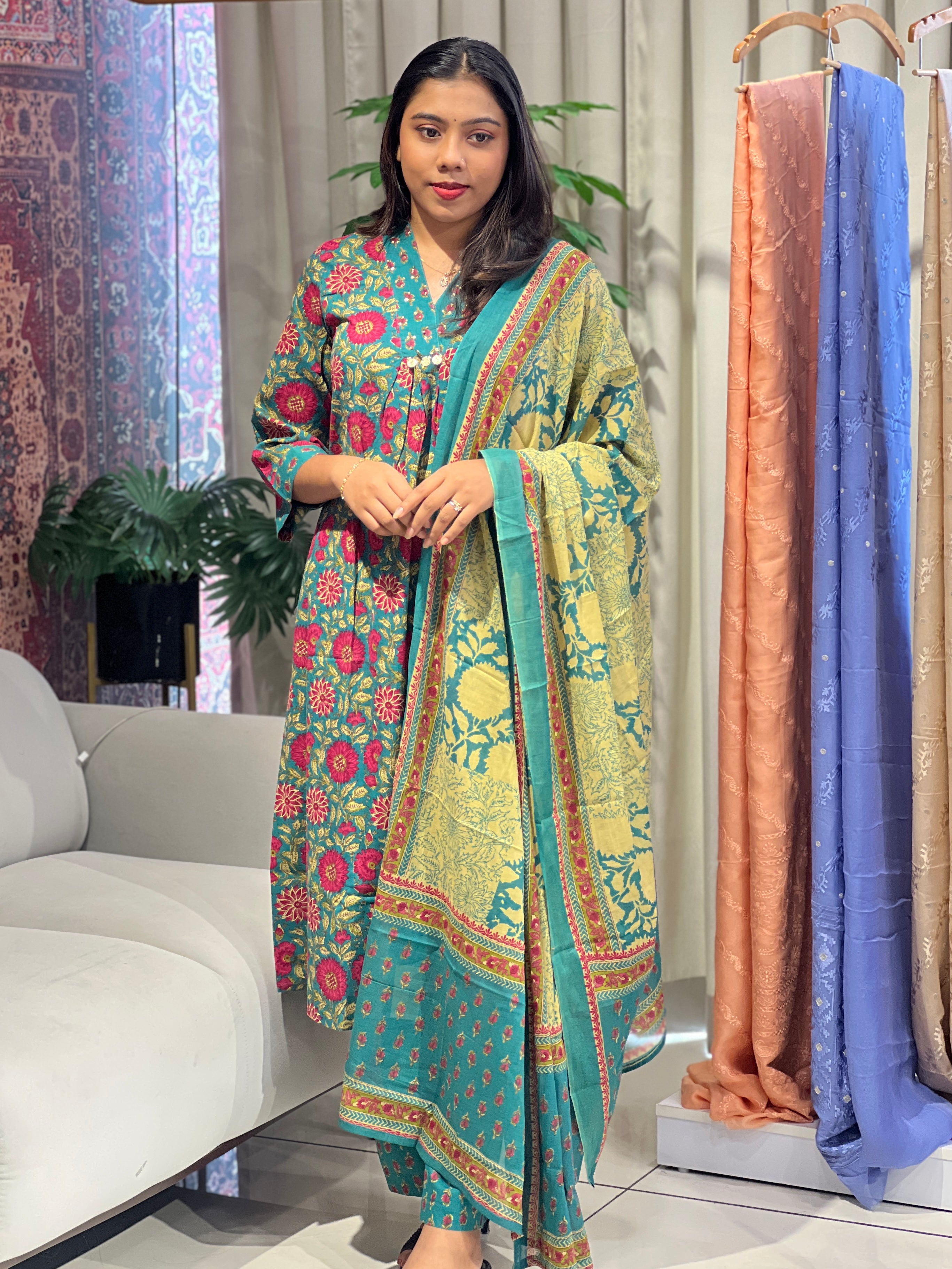Floral Printed Pattern Cotton Kurta Set | OMF185