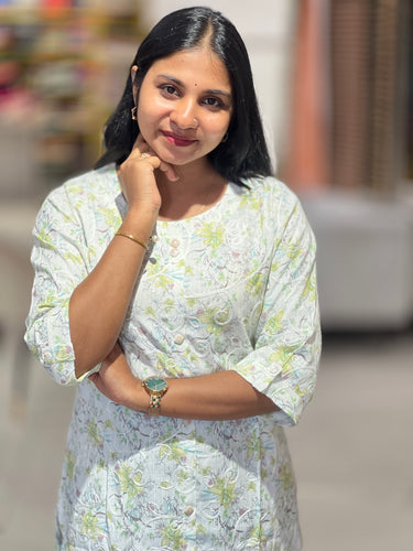 Floral Embroidery Detailed Cotton kurta | PGI234