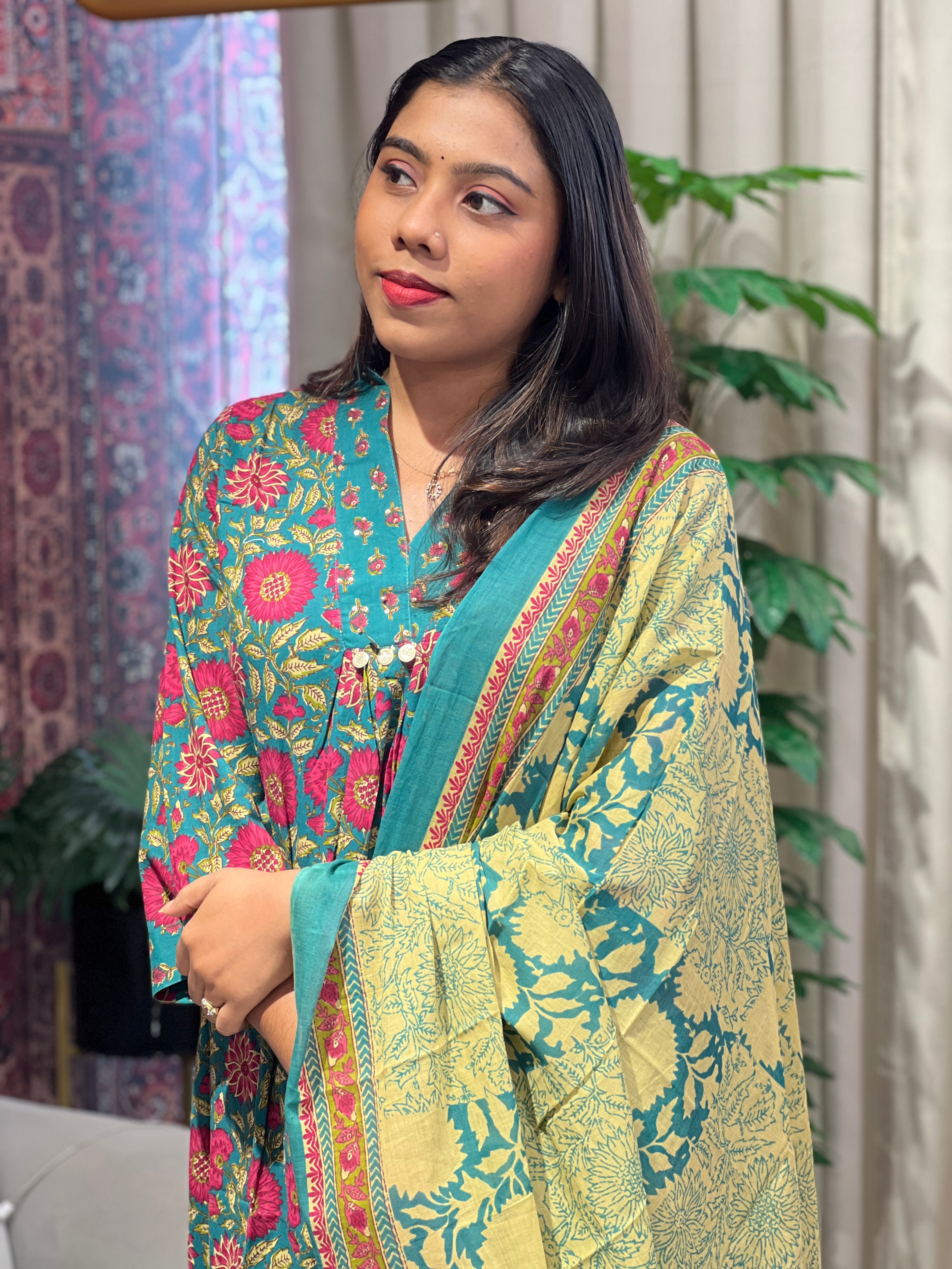 Floral Printed Pattern Cotton Kurta Set | OMF185