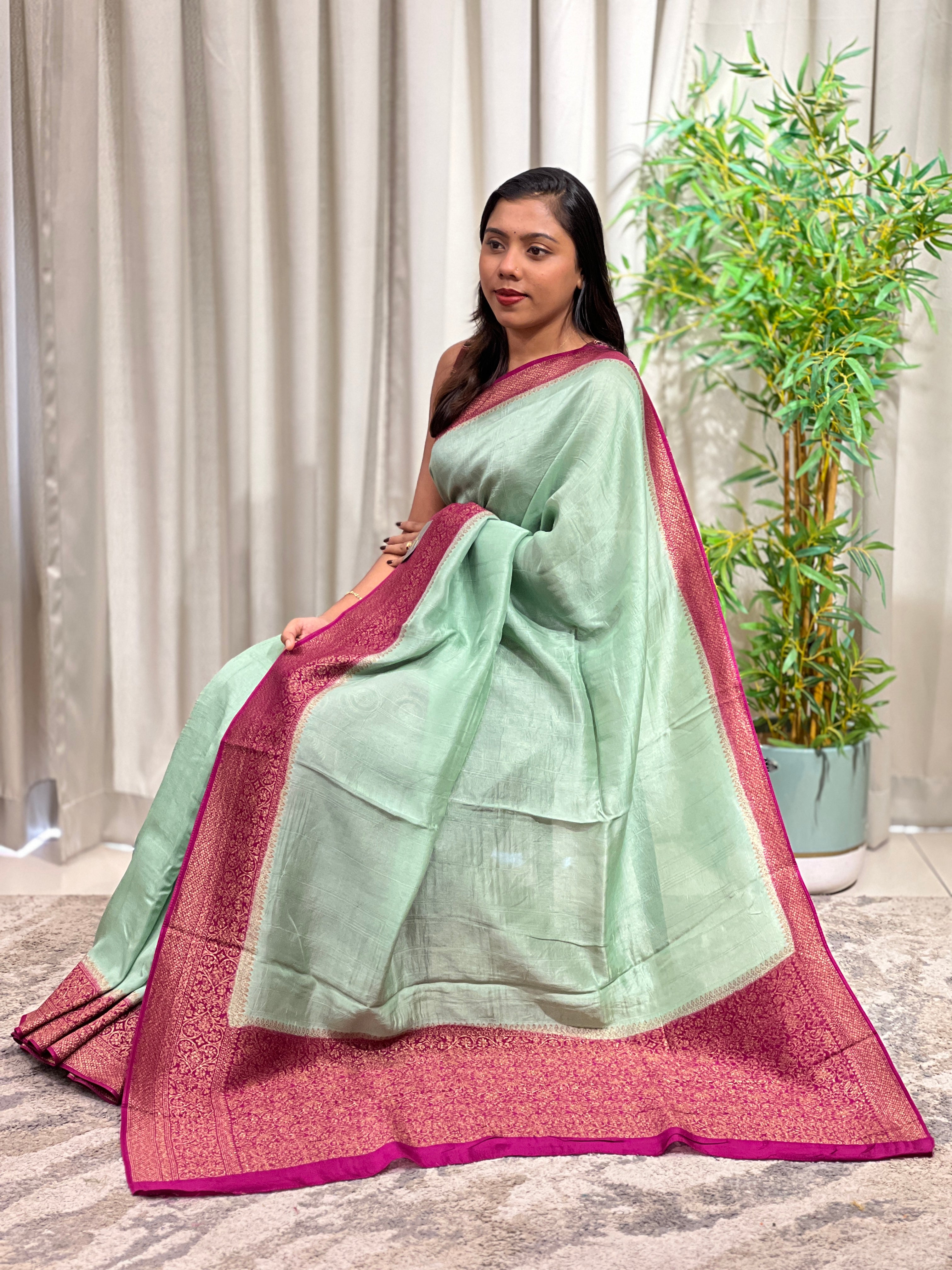 Solid Pattern Tussar Finish Saree | RS102